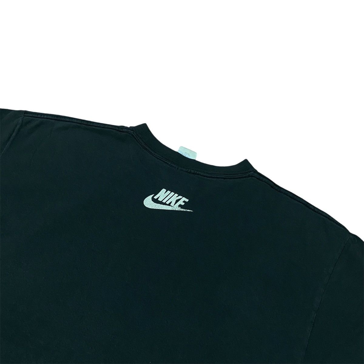 Nike × Vintage Vintage 90's Nike Town Chicago Graphic Tee Size US L / EU 52-54 / 3 - 4 Thumbnail