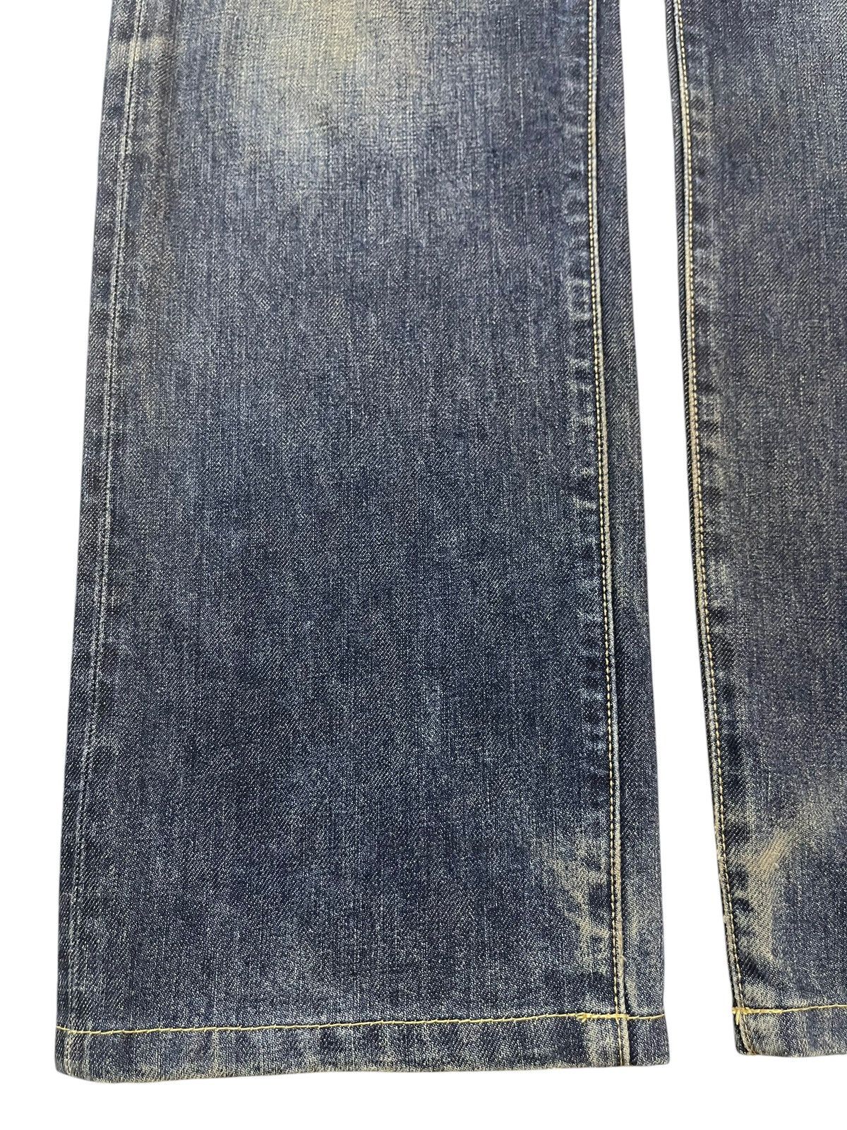 Uniqlo Vintage Japanese Uniqlo Mud Faded Wash Style Jeans Size US 31 - 7 Thumbnail