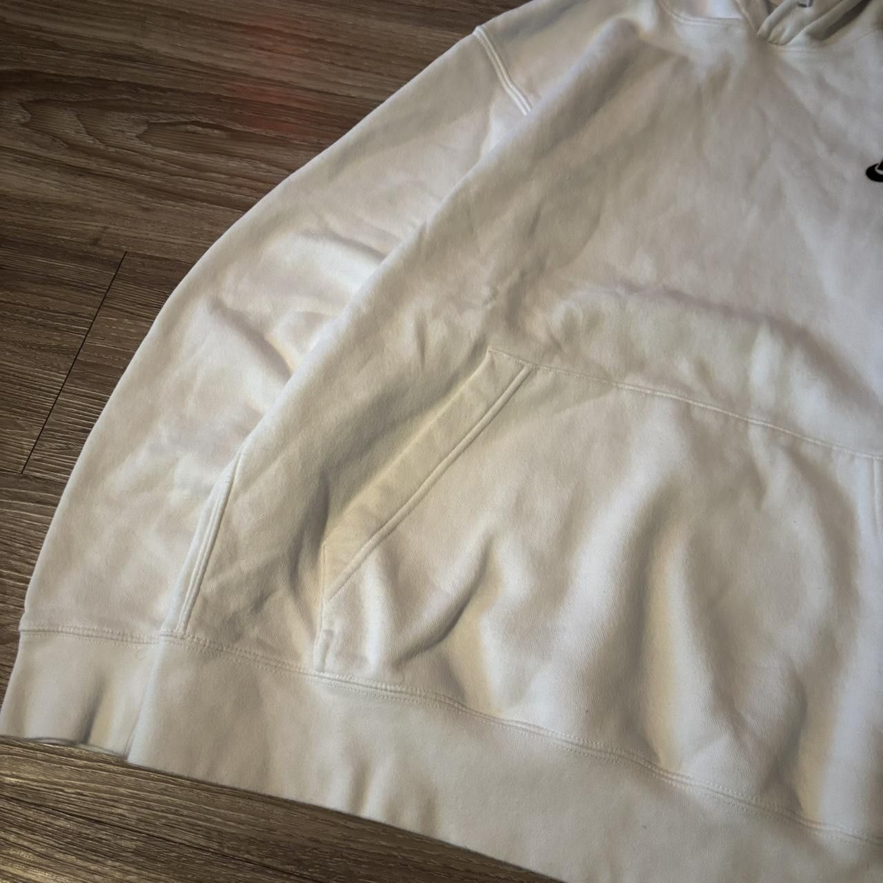Nike Crazy Vintage Y2K/2000s White Nike Streetwear Essential Pullover Hoodie! Size XL Size US XL / EU 56 / 4 - 3 Thumbnail