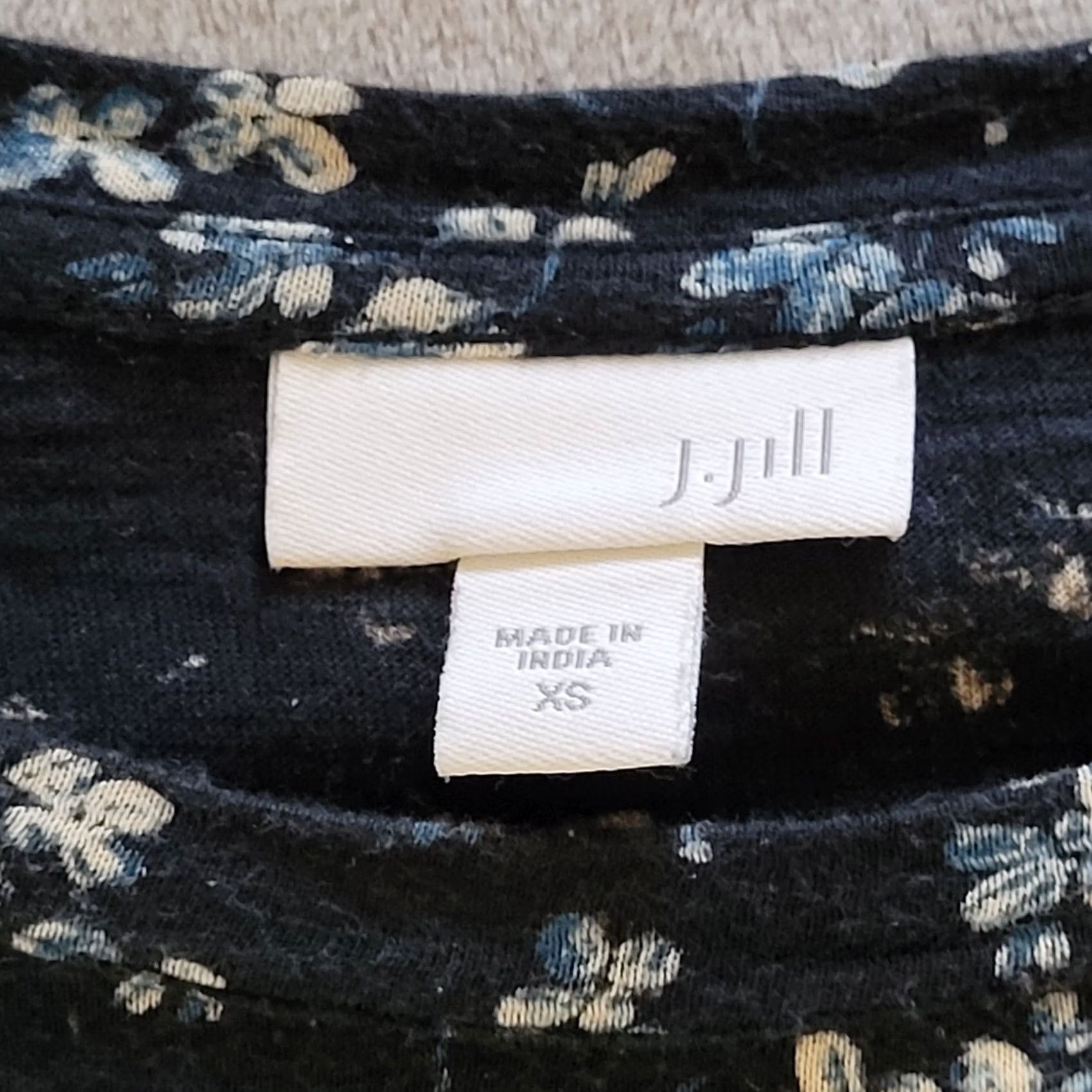 J. Jill J. Jill Top Shirt Womens XS Black Floral Long Sleeve High Low Hem Casual Career Size XS / US 0-2 / IT 36-38 - 3 Thumbnail