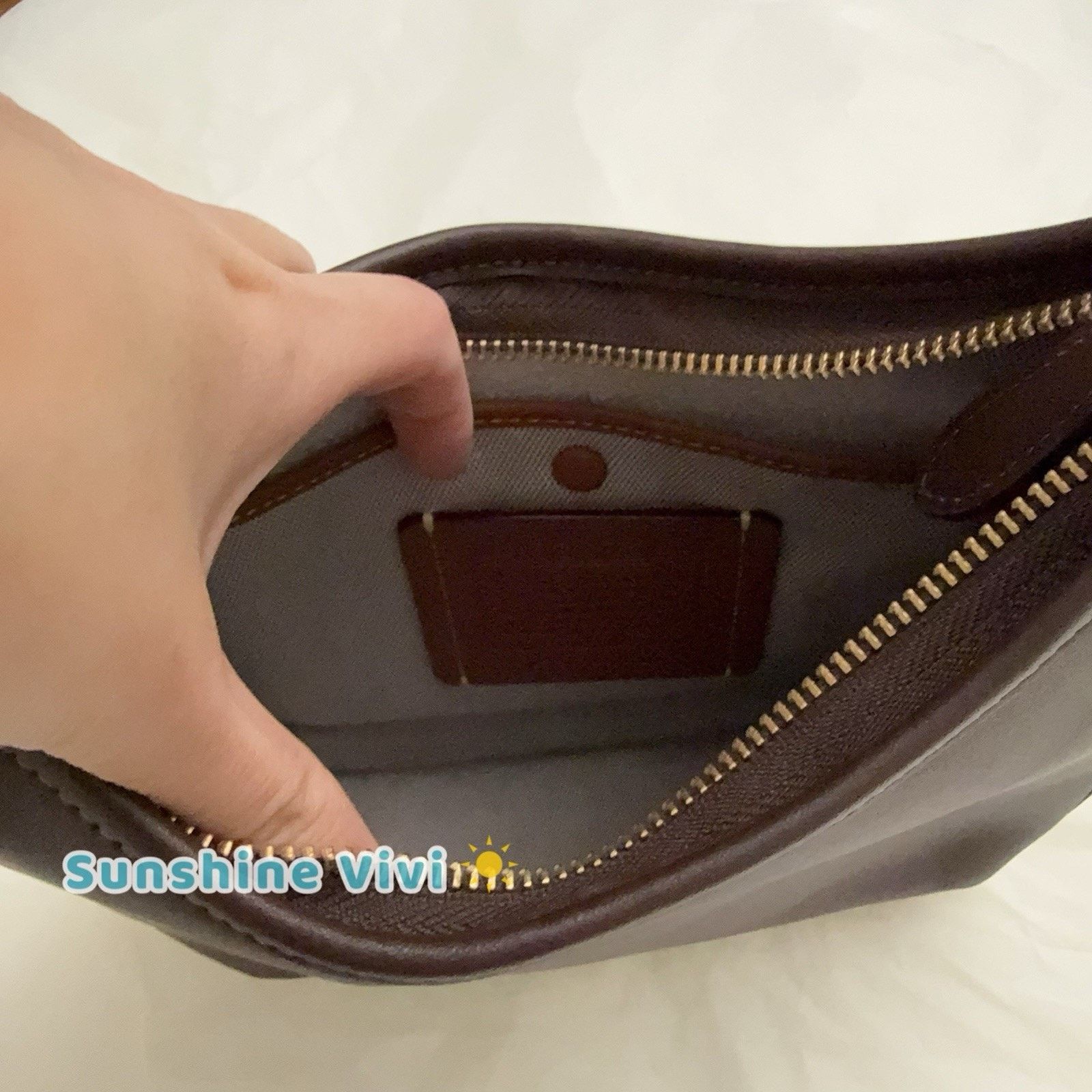 Coach NWT Coach Curve Zip Bag BRASS/Maple Leather CAF11 Size ONE SIZE - 6 Thumbnail