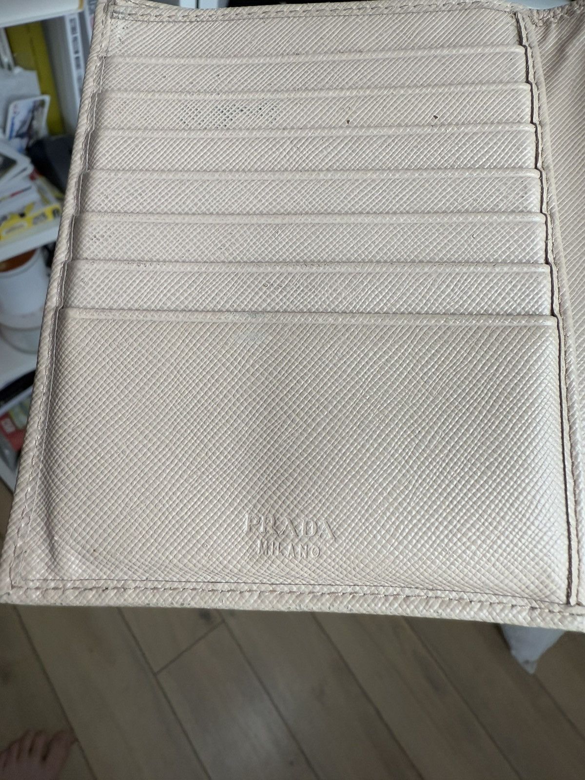 Designer × Prada Vintage Prada leather logo wallet designer luxury y2k classy Size ONE SIZE - 4 Thumbnail
