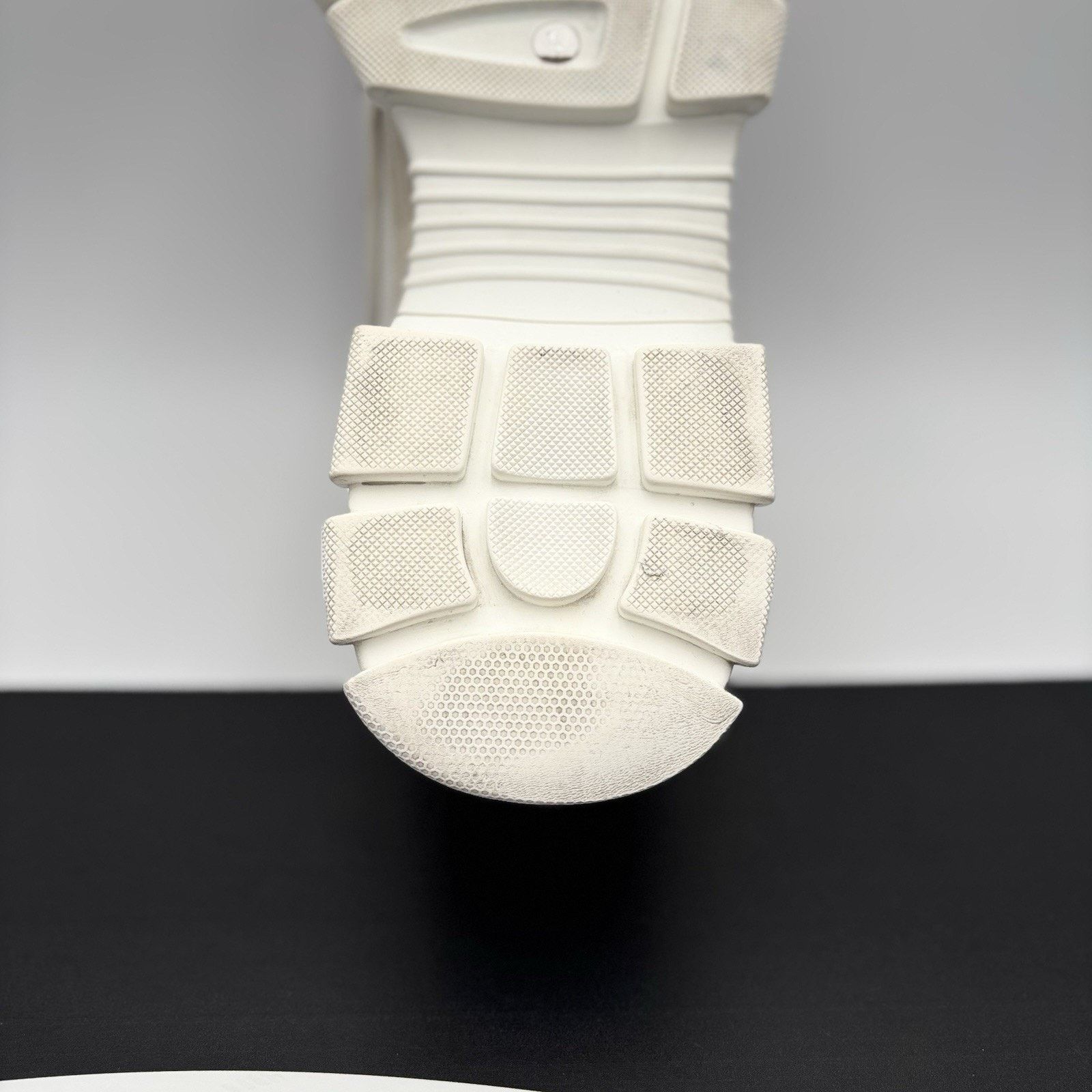 Gucci Gucci Flashtrek SEGA ' White, Beige ' | GREAT CONDITION! Size US 12.5 / EU 45-46 - 18 Thumbnail