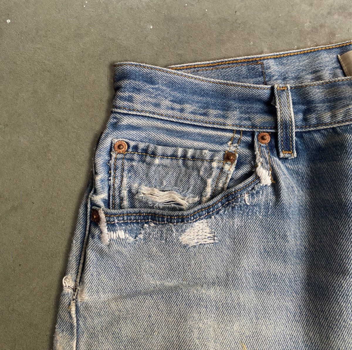 Levi's Vintage Clothing Vintage Repaired and Distressed Levi’s 501 Size US 33 - 5 Thumbnail