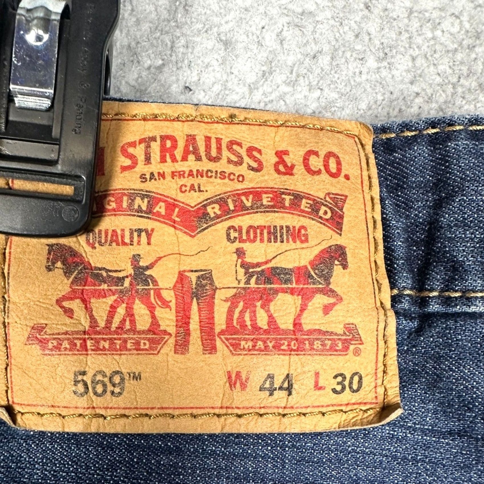 Levi's Levi's 569 Jeans Mens 44X27 Loose Straight Medium Washed Blue 5 Pocket Casual EUC Size US 44 / EU 60 - 4 Thumbnail