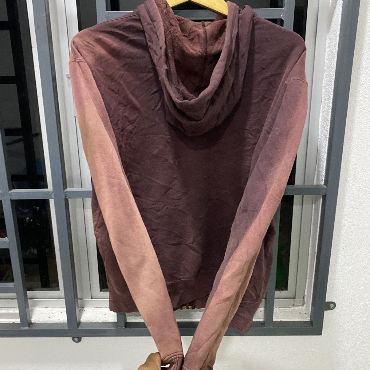 Uniqlo × Vintage thrasher sun faded hoodei A1 Size US L / EU 52-54 / 3 - 10 Thumbnail