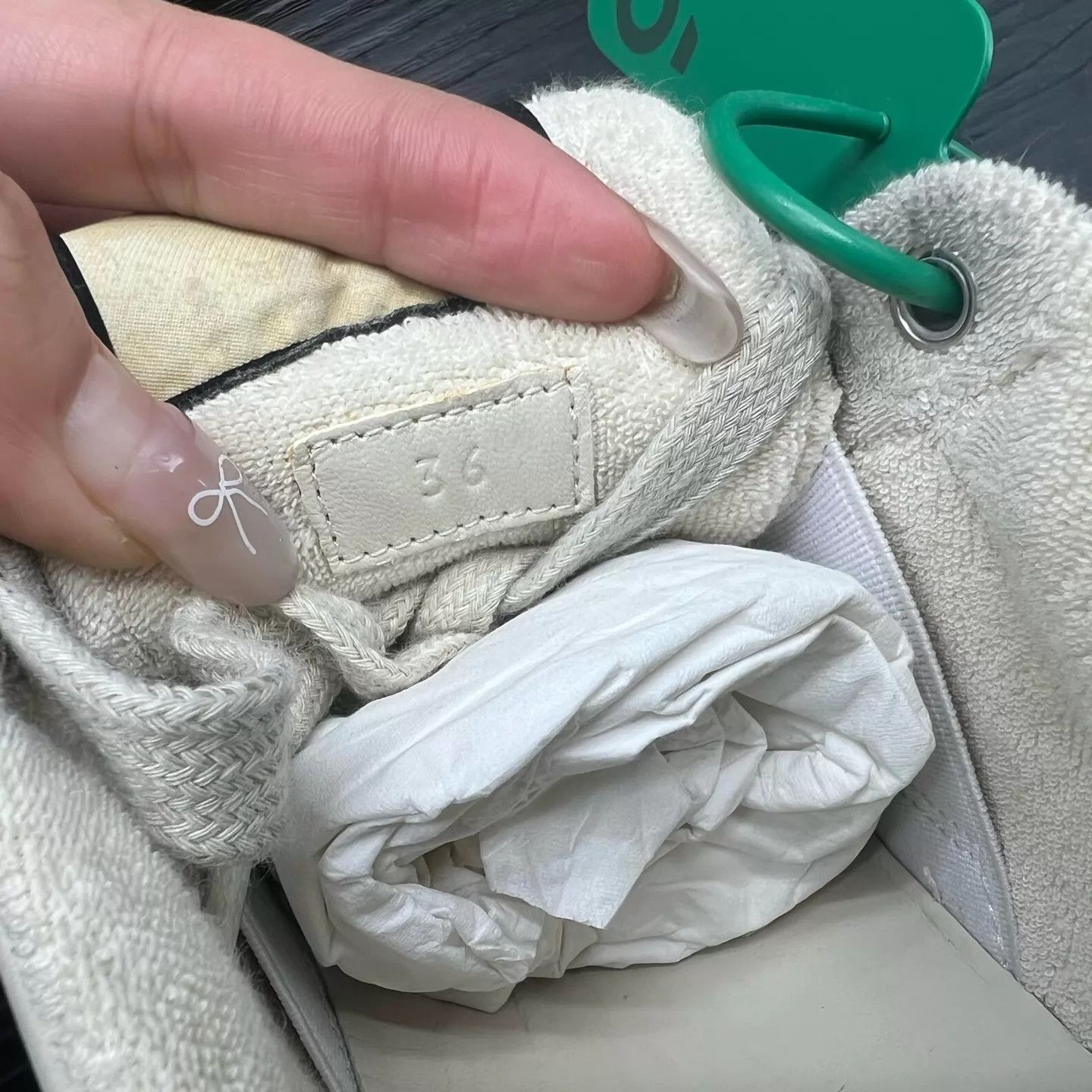 Gucci Gucci Gray Green No Logo Distressed Sneaker 1x 36 Women's Size US 5.5 / IT 35.5 - 7 Thumbnail