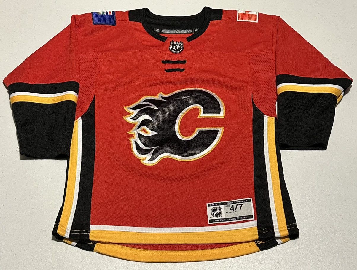 NHL Vintage Y2K Calgary Flames kids NHL hockey jersey sz (4-7) Size US XXS / EU 40 - 1 Thumbnail
