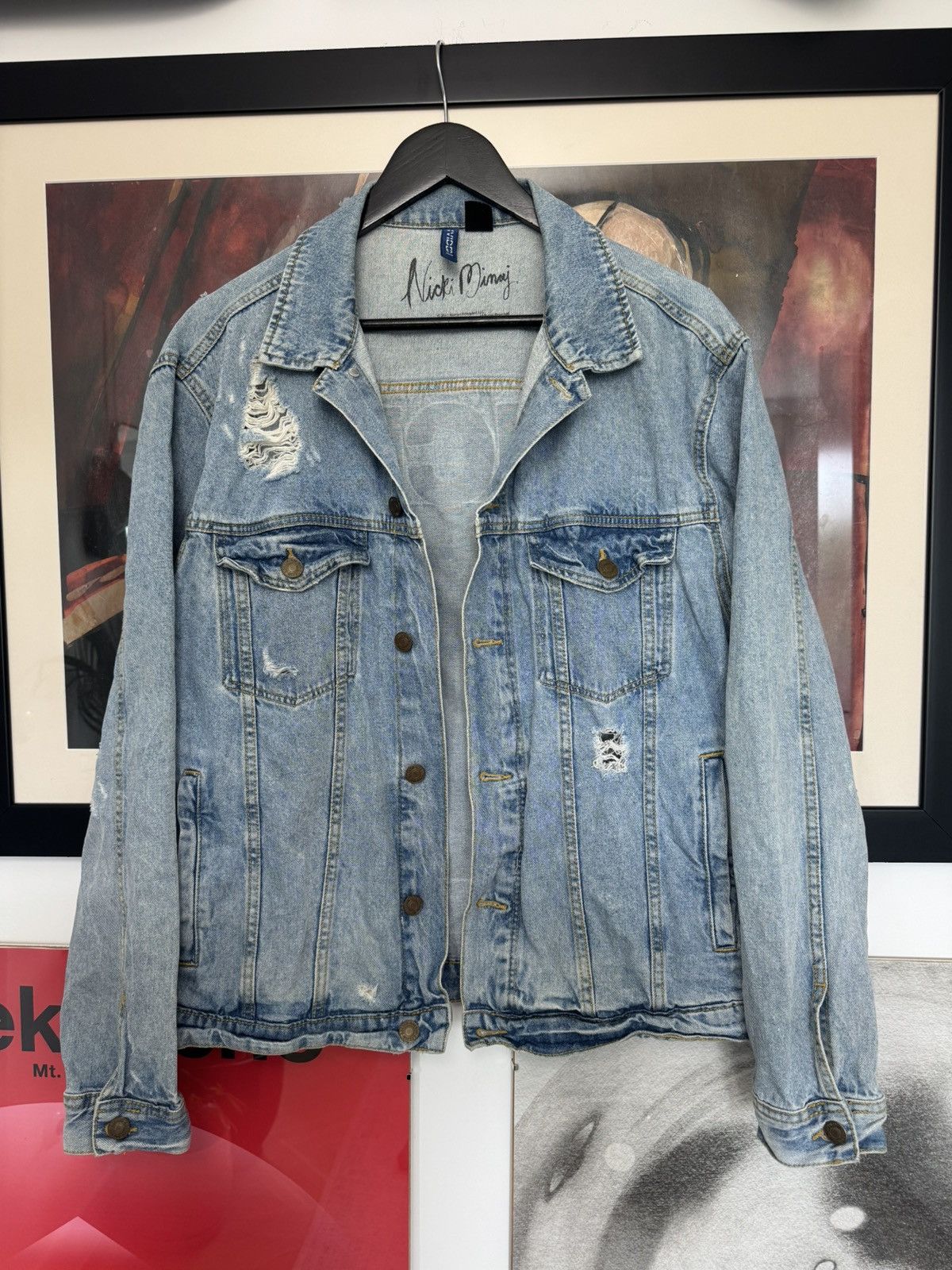 Band Tees NICKI MINAJ X HM MERCHENDISE DENIM JACKET STREETWEAR RARE Size US M / EU 48-50 / 2 - 2 Thumbnail