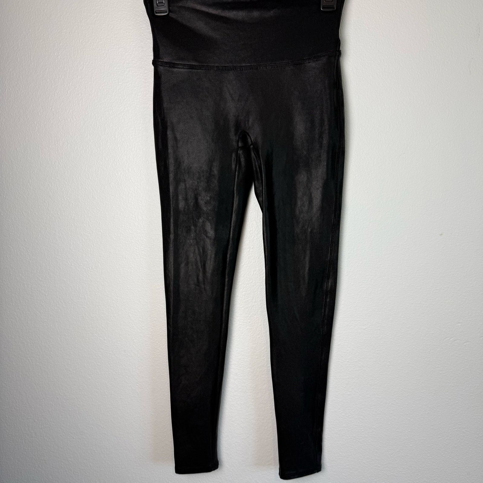 Spanx Spanx Black Faux Leather Look Leggings, Sz M Size 30" / US 8 / IT 44 - 1 Thumbnail