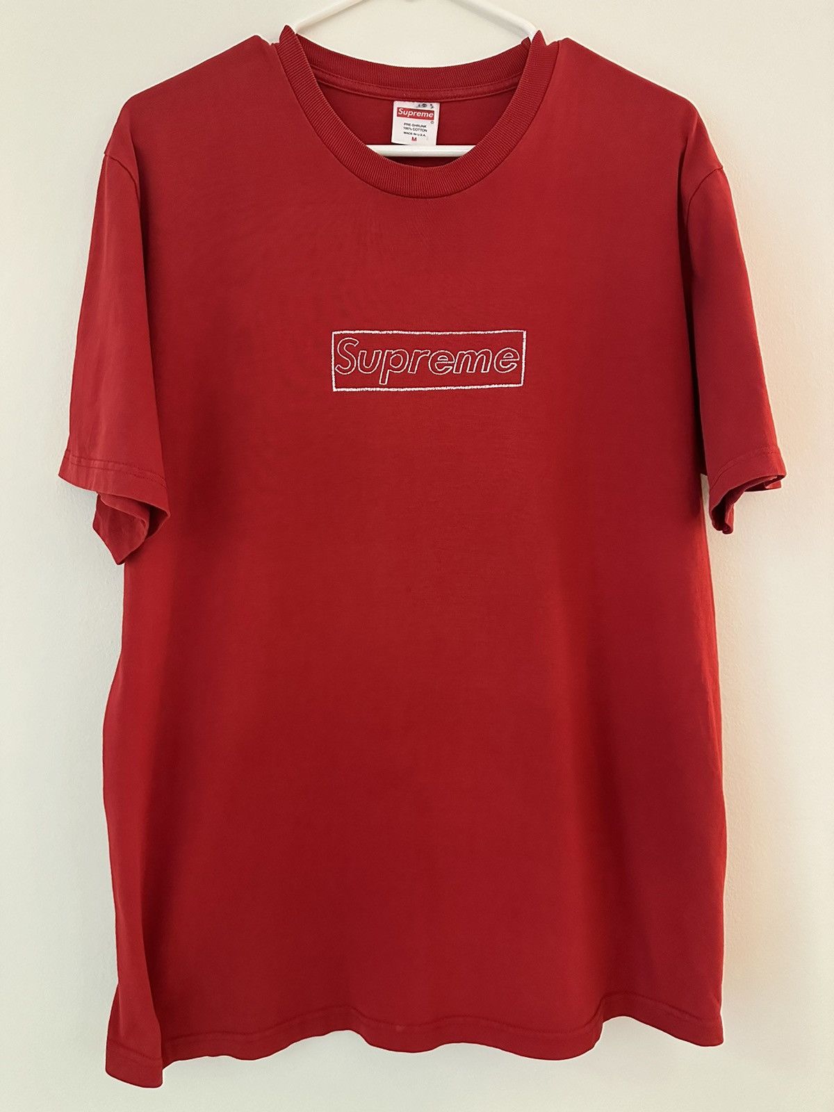 Kaws × Supreme Supreme KAWS Chalk Logo Tee Size US M / EU 48-50 / 2 - 1 Thumbnail