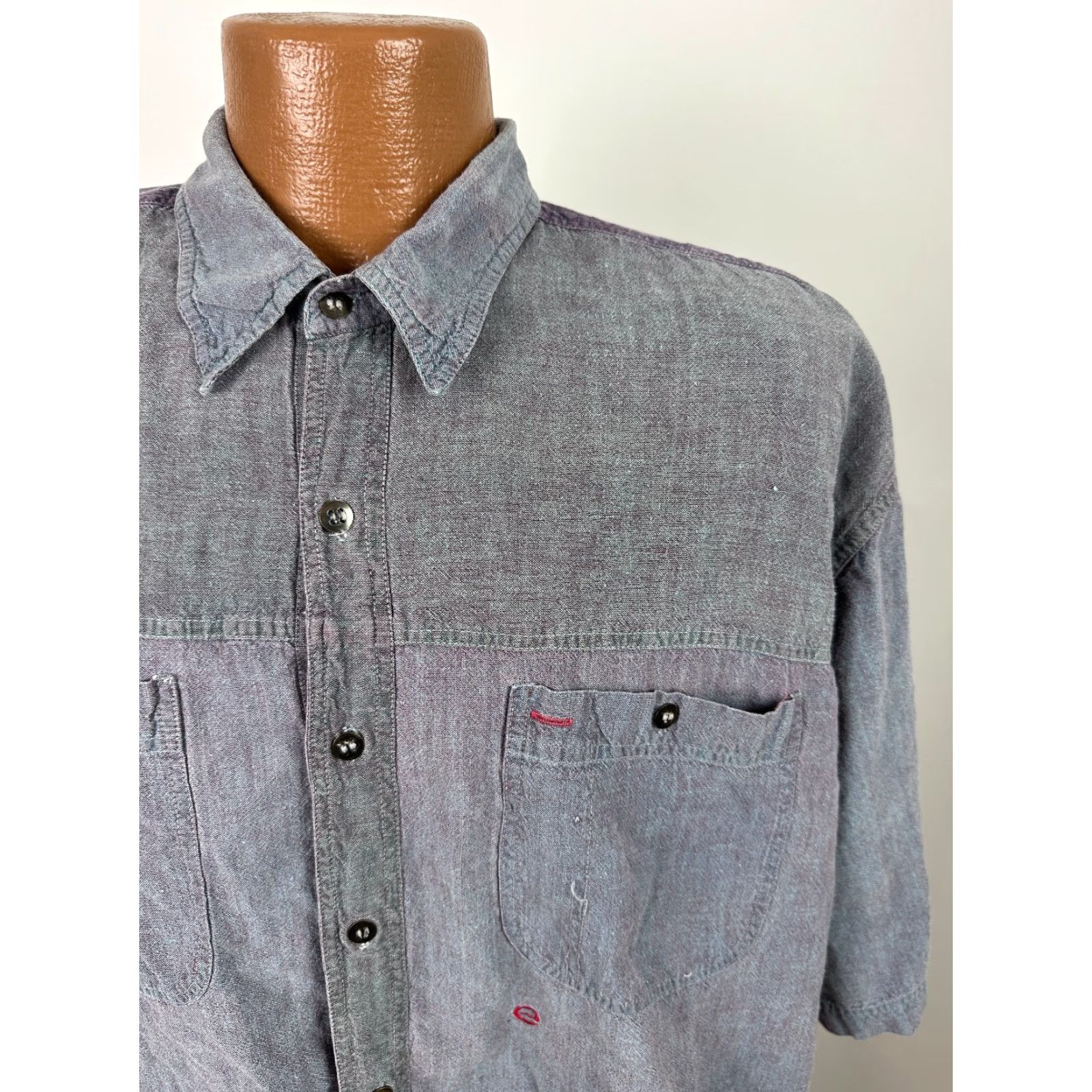 Vintage VINTAGE Marc Daniels Chambray Work Shirt Men XL Purple Blue 90s Grunge Button-Up Short Sleeve Casual Workwear Mens Size US XL / EU 56 / 4 - 3 Thumbnail