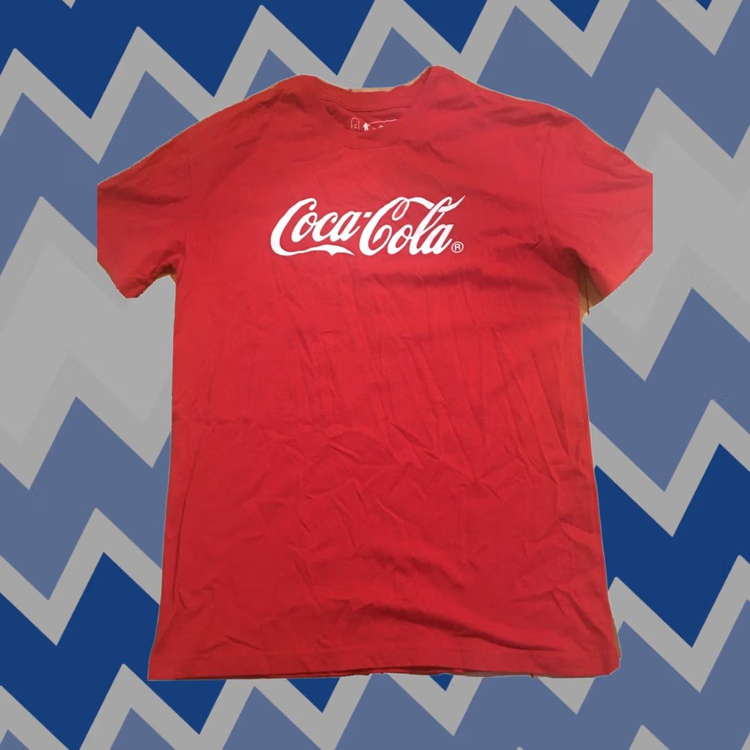 Vintage Coca-Cola T-Shirt Red Logo Earth Recycling Made From Recycled Bottles Men’s Medium Regular Crew Neck Short Sleeve Size US M / EU 48-50 / 2 - 1 Thumbnail