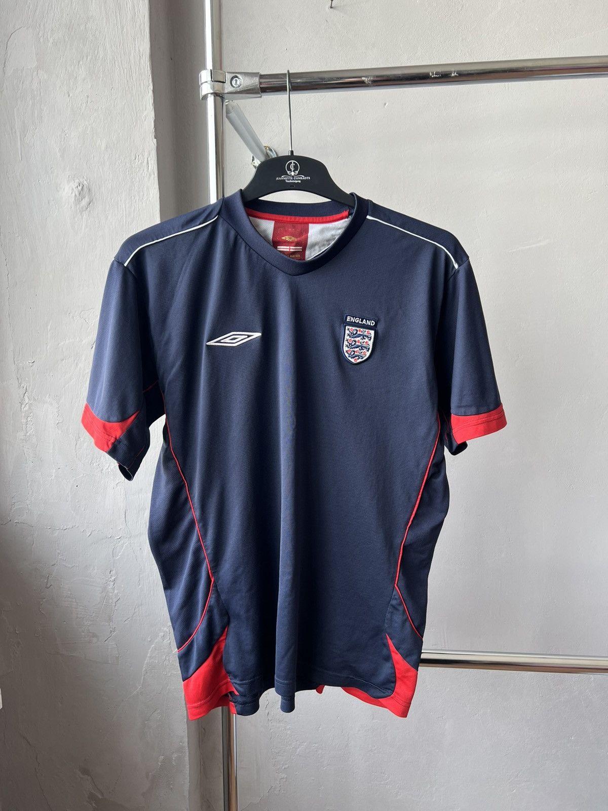 Umbro 2006/07 ENGLAND TEAM TRAINING SOCCER JERSEY FOOTBALL SHIRT M Size US M / EU 48-50 / 2 - 2 Thumbnail