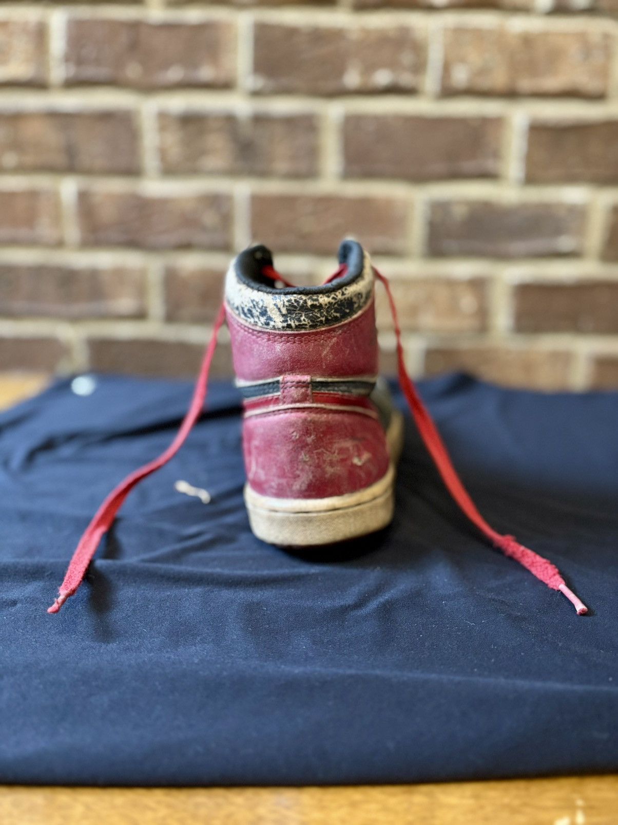 Nike 1985 Jordan 1 Bred 9 1/2 Size US 9.5 / EU 42-43 - 5 Thumbnail