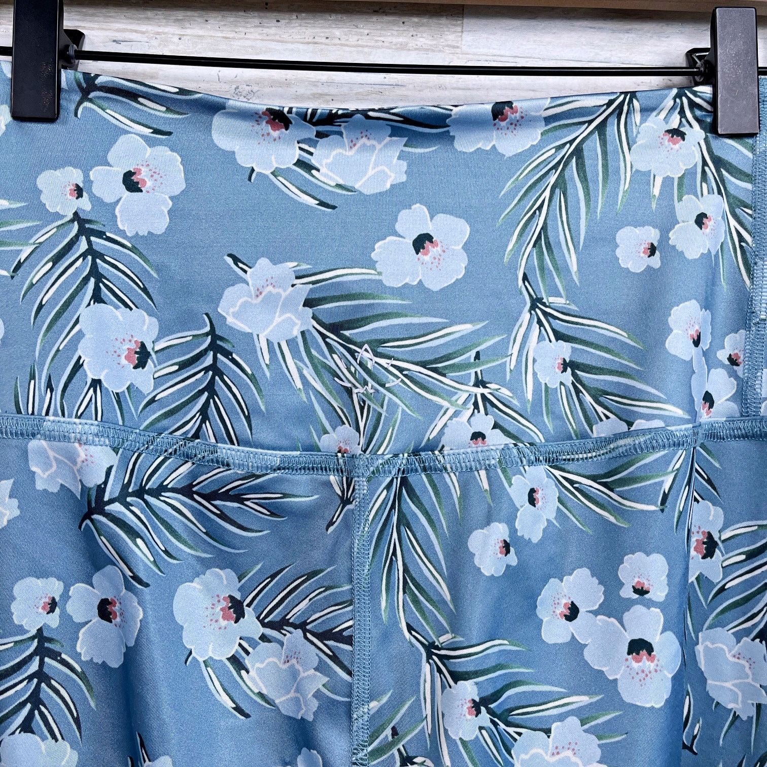 Beyond Yoga Beyond Yoga Floral Lux Print High Waist Midi Leggings Blue S Size 25" / US 0 / IT 36 - 4 Thumbnail