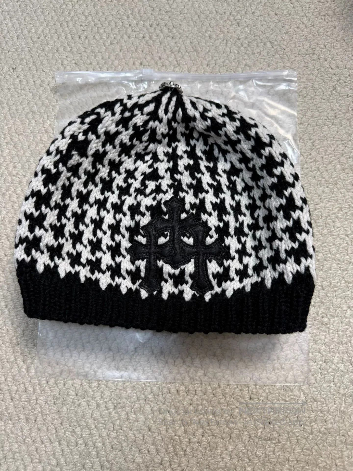 Chrome Hearts Chrome Hearts Cross Leather Patch Houndstooth Cashmere Bean Size ONE SIZE - 1 Thumbnail