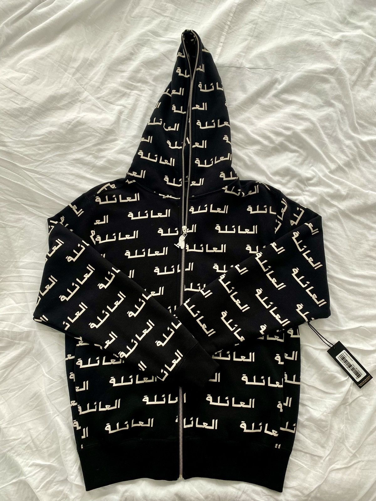 25SS【October's Very Own】パーカー FAMILY CALLIGRAPHY HOODIE Family Calligraphy Hoodie - Black | October's Very Own