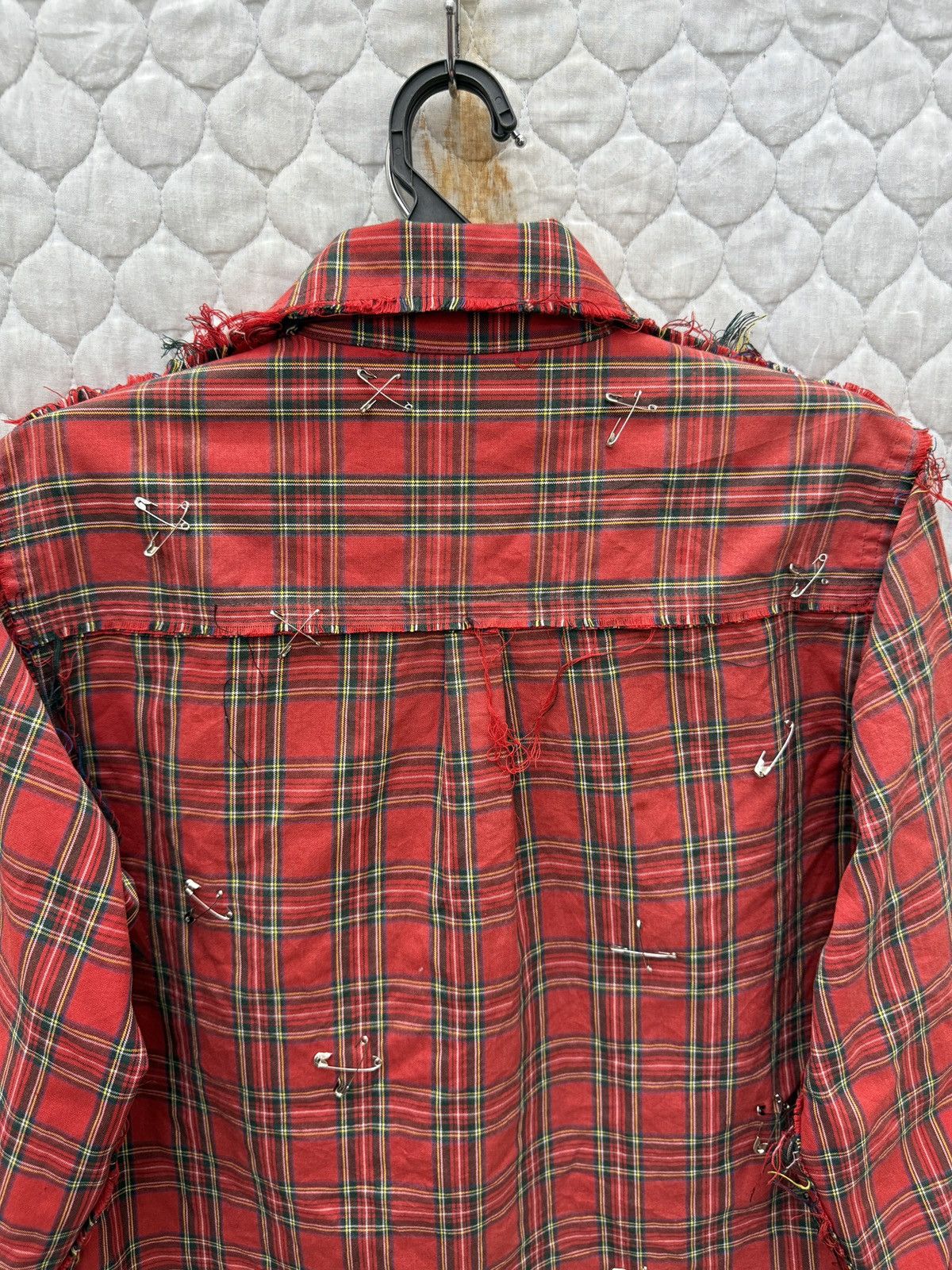 Seditionaries 🔥🔥🔥ARCHIVE V-DIVE FOR MEN TARTAN PUNK SHIRTS Size US M / EU 48-50 / 2 - 10 Thumbnail