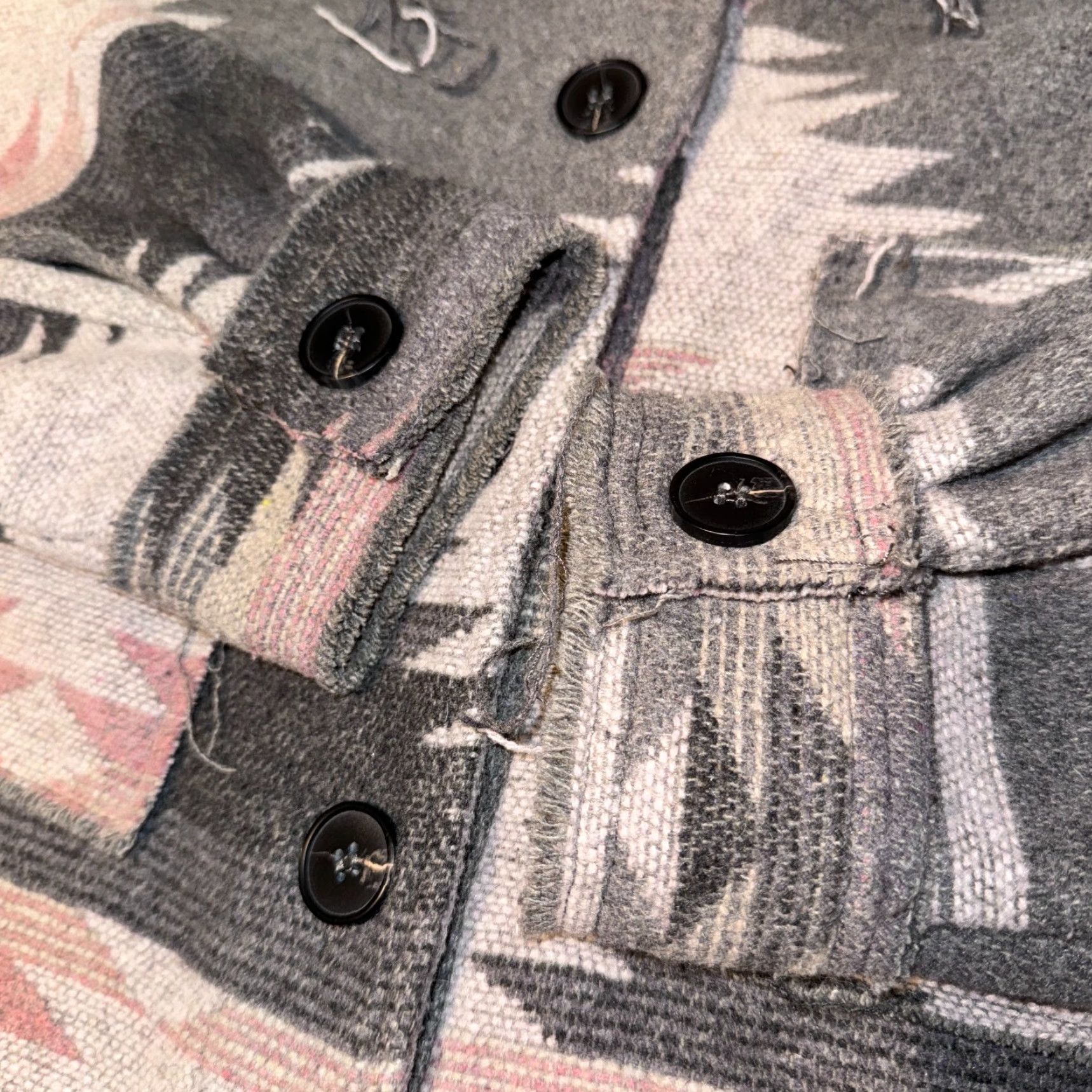 Vintage Veveret Pink & Gray Southwestern Aztec Flannel Shacket L Women's Jacket, Casual, Pockets, Button Closure Size L / US 10 / IT 46 - 4 Thumbnail