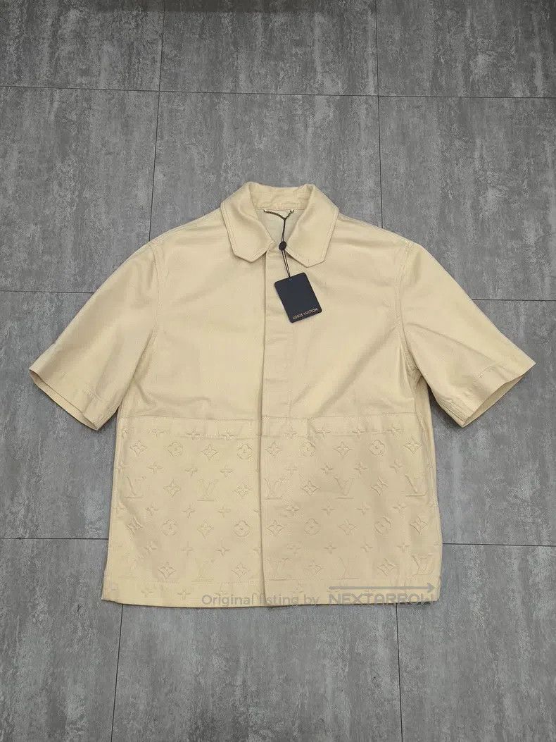 Louis Vuitton Louis Vuitton Beige embossed logo short sleeve shirt Size US M / EU 48-50 / 2 - 1 Thumbnail