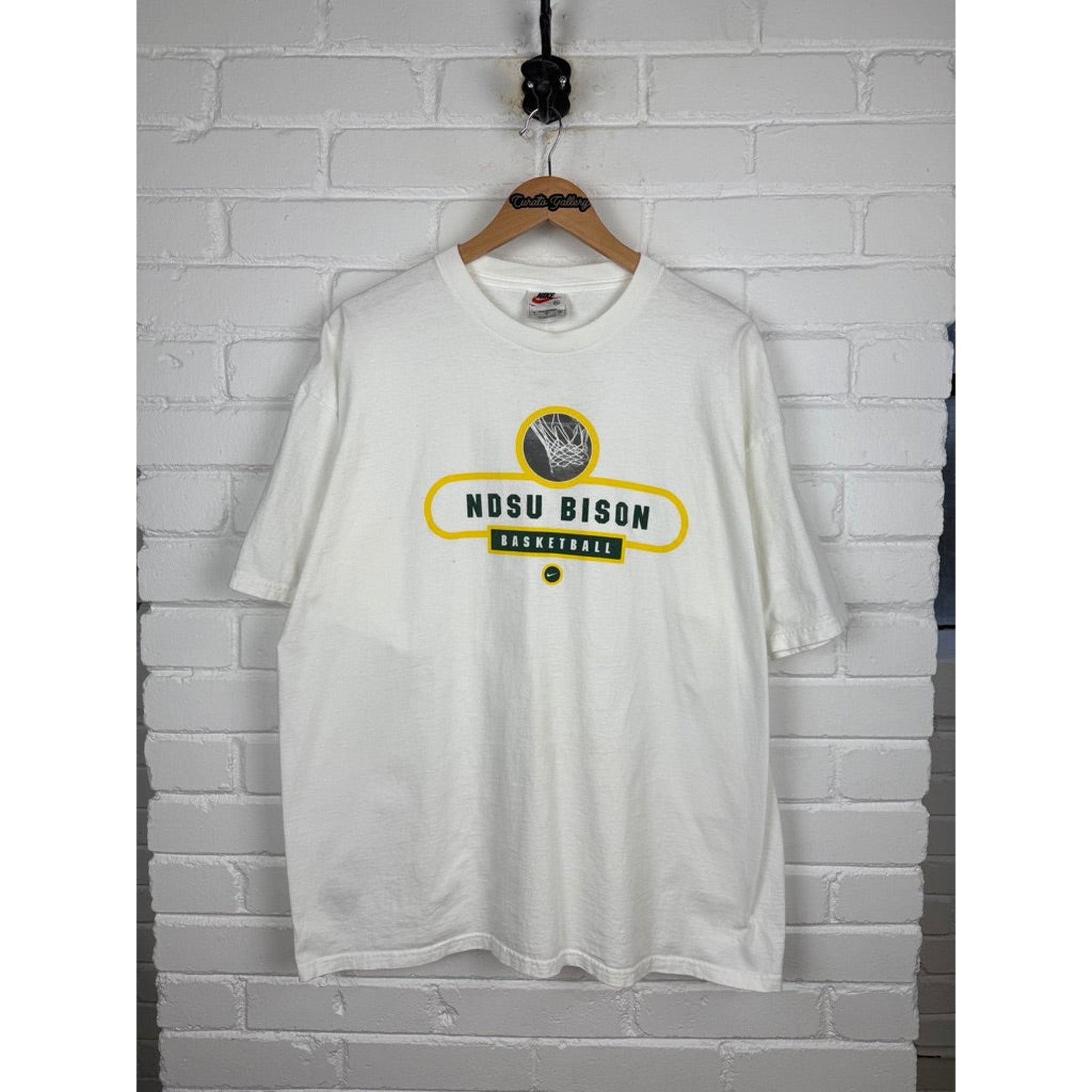 Vintage Vintage 90s Nike NDSU Bison Basketball Size XL Size US XL / EU 56 / 4 - 1 Thumbnail