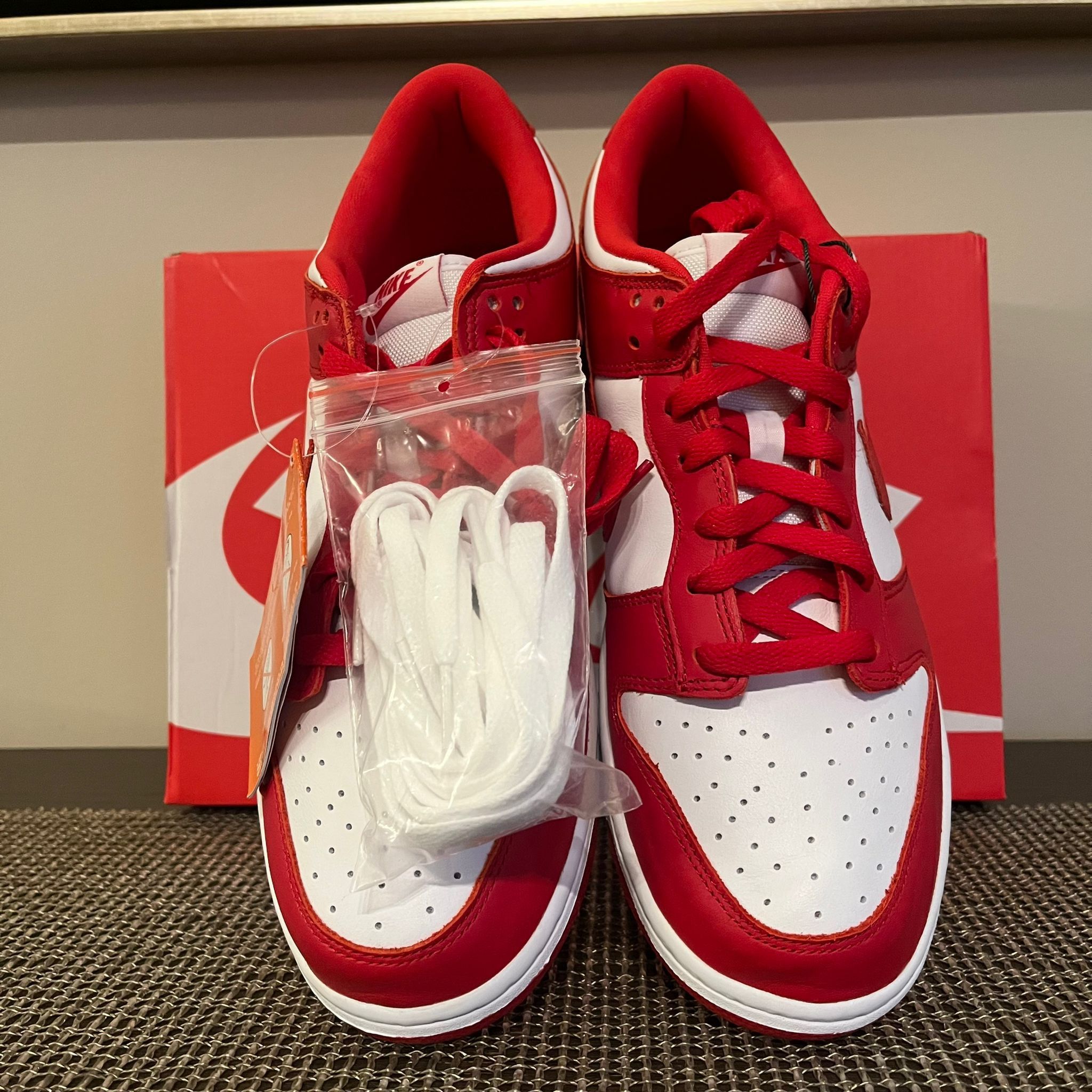 Nike Dunk Low SP in White / University Red Size US 10.5 / EU 43-44 - 8 Thumbnail