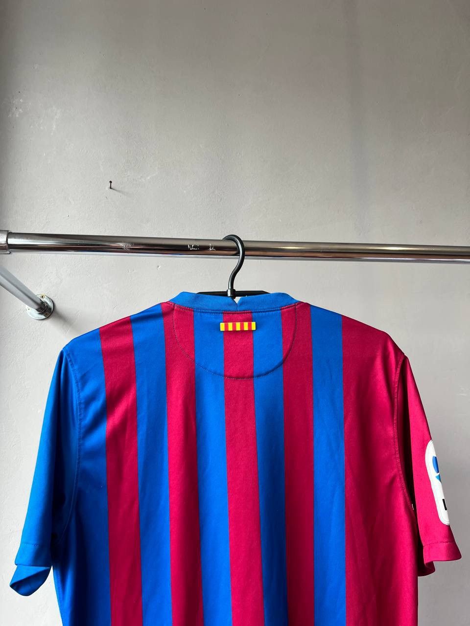 Nike 2021/22 BARCELONA FC HOME RARE SOCCER JERSEY SHIRT NIKE RARE Size US M / EU 48-50 / 2 - 13 Thumbnail