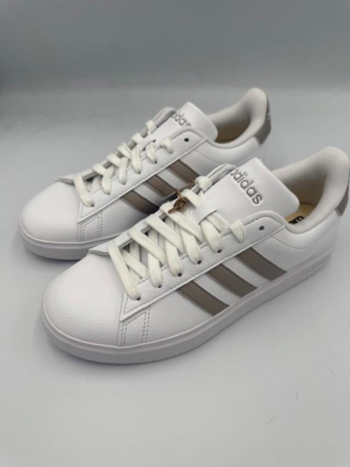 Adidas Adidas Grand Court 2.0 White & Platinum Metallic Size W 6.5 Size US 6.5 / IT 36.5 - 1 Thumbnail