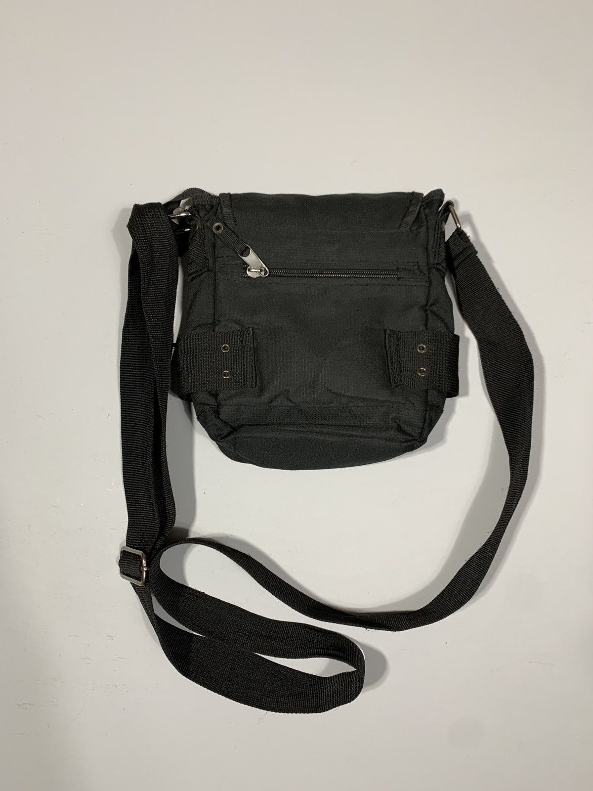 Japanese Brand Y2K Multipocket Messenger Crossbody Bag Size ONE SIZE - 9 Thumbnail
