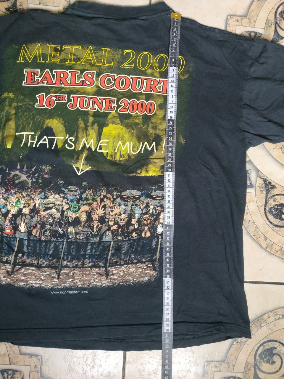 Iron Maiden Iron Maiden — 2000 Earls Court "That's Me Mum" Tee Vintage Size US M / EU 48-50 / 2 - 15 Thumbnail