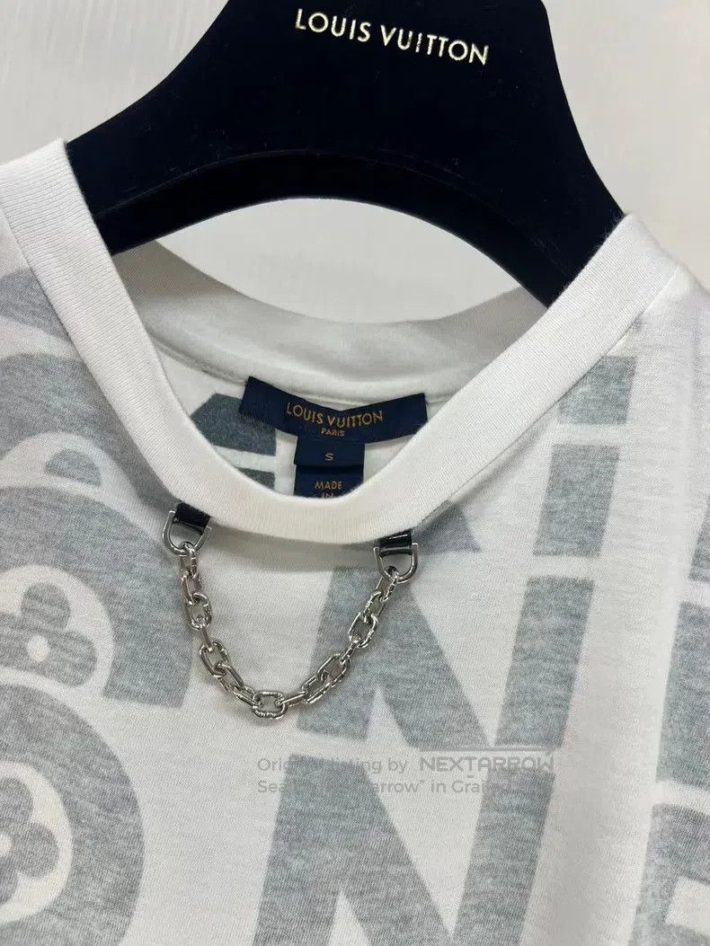 Louis Vuitton Louis Vuitton Full monogram chain logo T-shirt Size US S / EU 44-46 / 1 - 3 Thumbnail