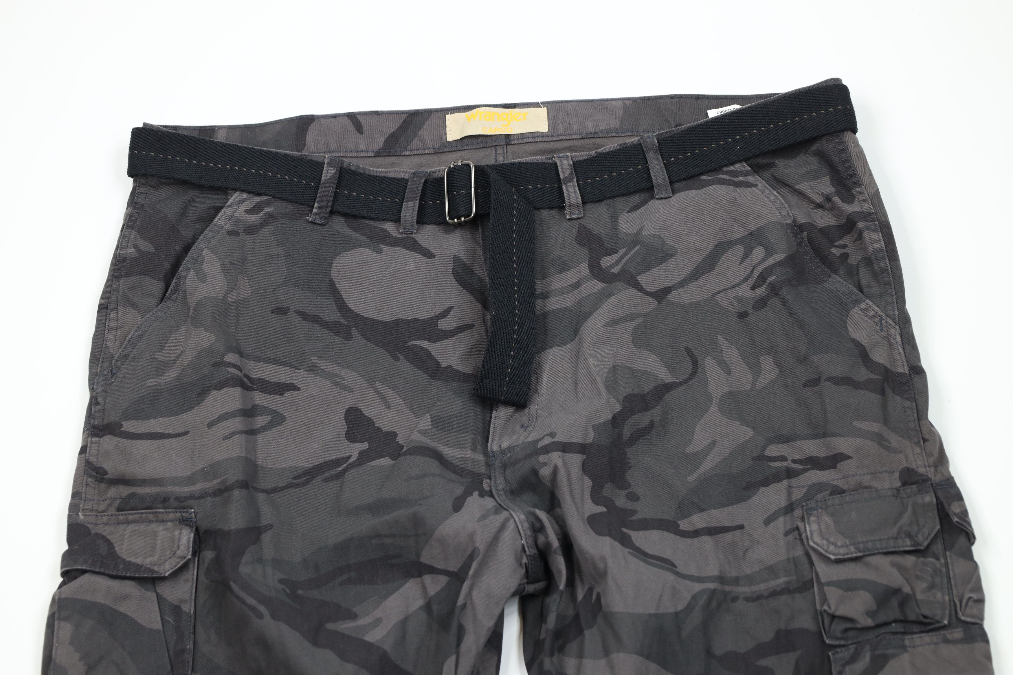 Wrangler Vintage Y2K Wrangler Belted Wide Leg Camouflage Cargo Pants Size US 44 / EU 60 - 2 Thumbnail
