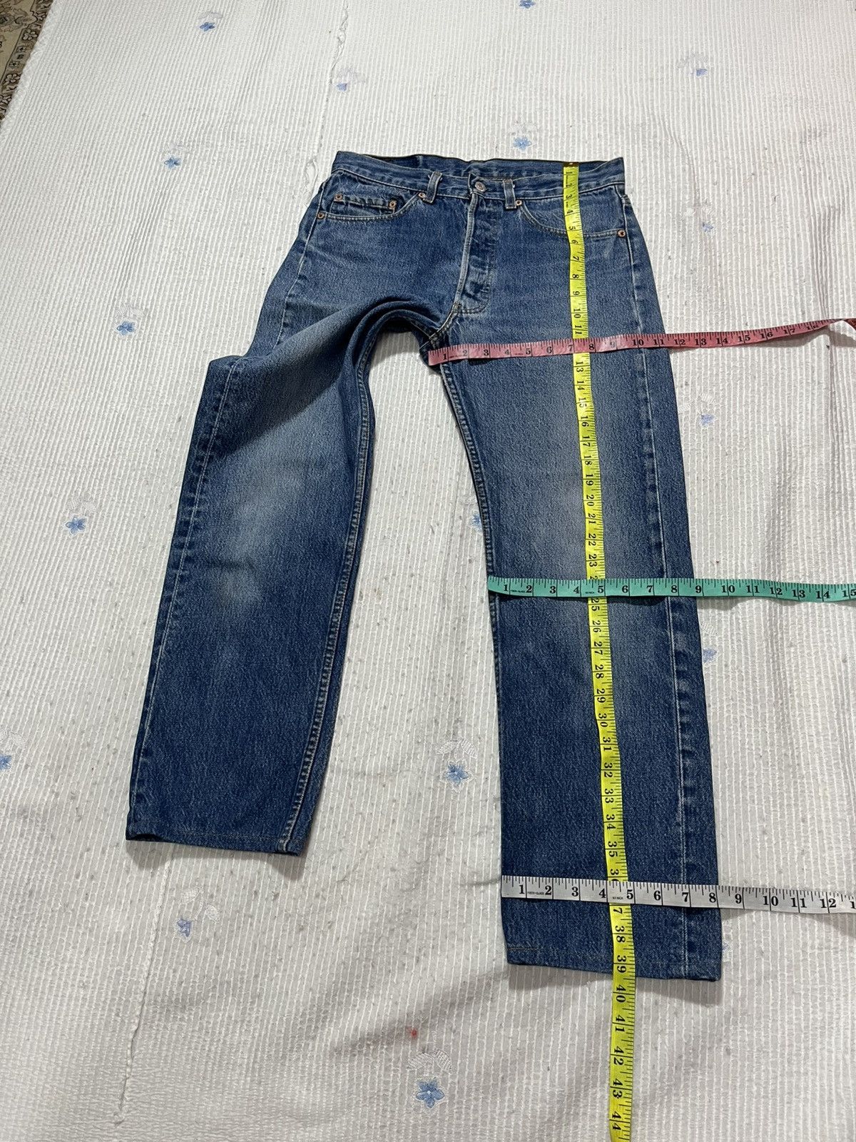 Levi's × Vintage VINTAGE LEVIS 501xx MADE IN USA JEANS Size US 31 - 12 Thumbnail