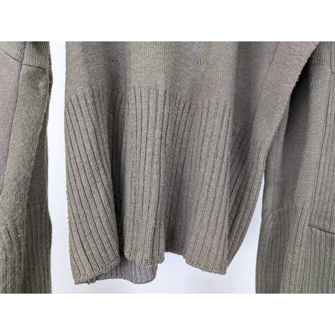 Balenciaga o1rshd1 Wool Uncycled Socks Jumper Knitwear in Khaki Size US S / EU 44-46 / 1 - 14 Thumbnail