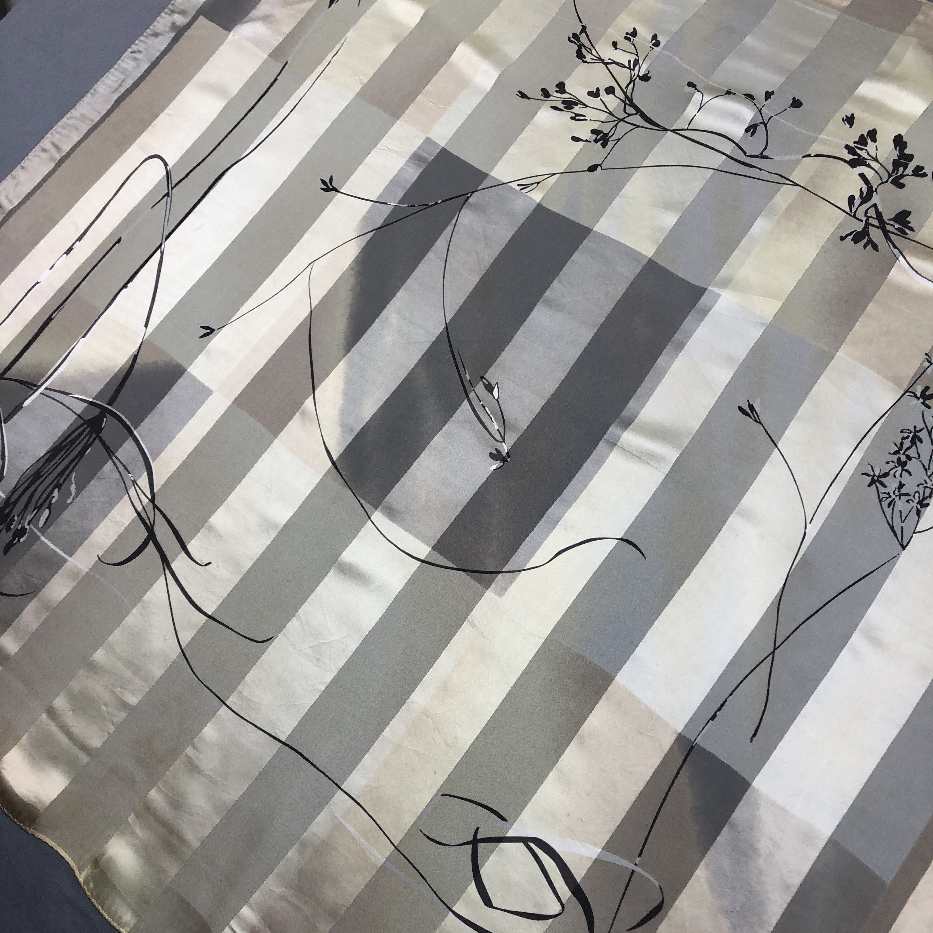 Guy Laroche × Vintage Vintage Guy Laroche SILK Scarf Twill Stole Wraps Scarves Size ONE SIZE - 5 Thumbnail