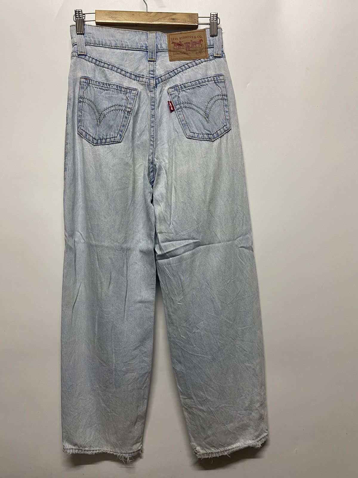 Levi's Levis Premium Jeans Distressed Denim Balloon Leg Big E Pants Size 26" / US 2 / IT 38 - 2 Thumbnail