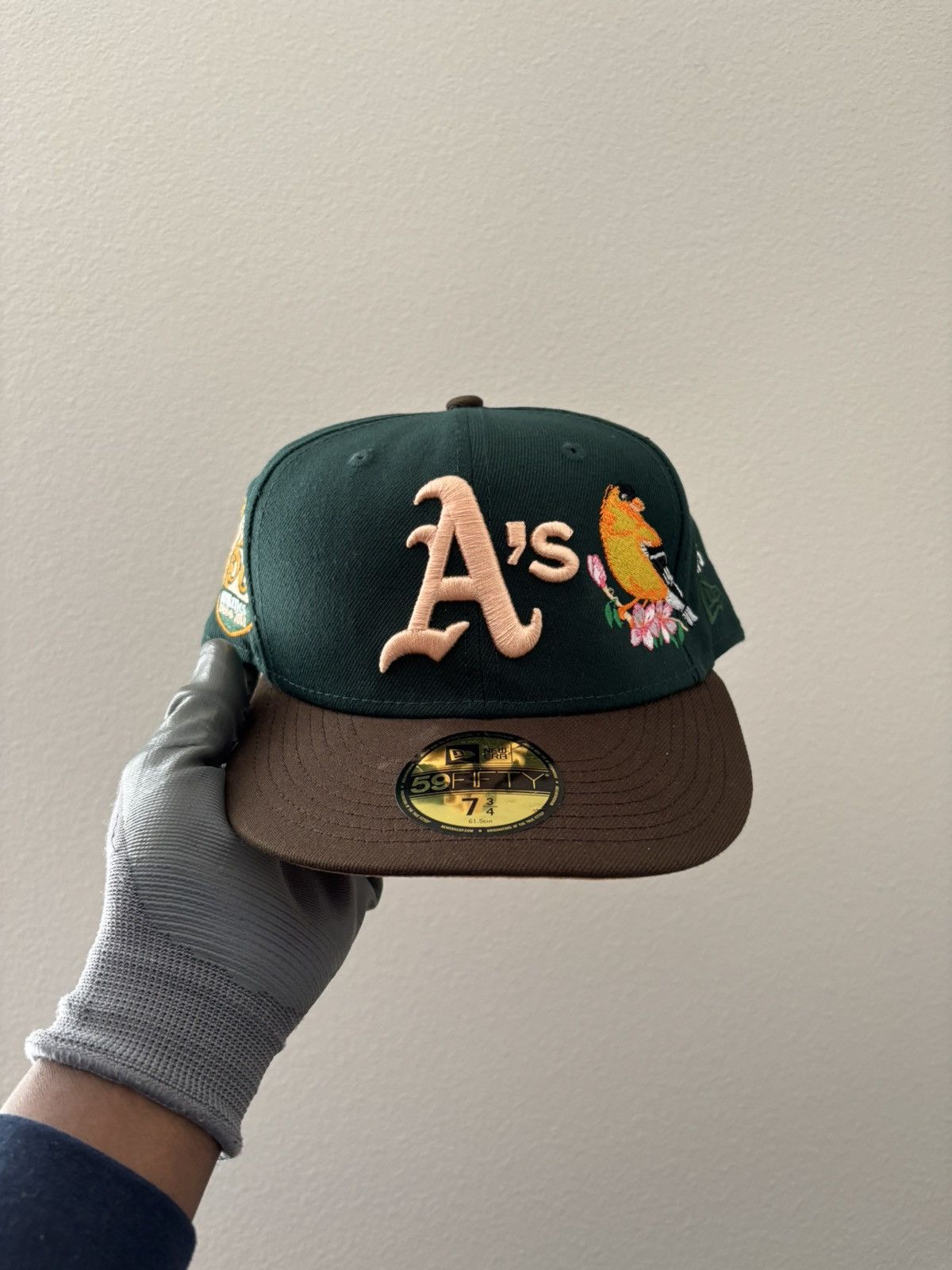 Vintage OAKLAND ATHLETICS PEACH BRIM SIDE PATCH EMBROIDERED FITTED Size ONE SIZE - 1 Thumbnail
