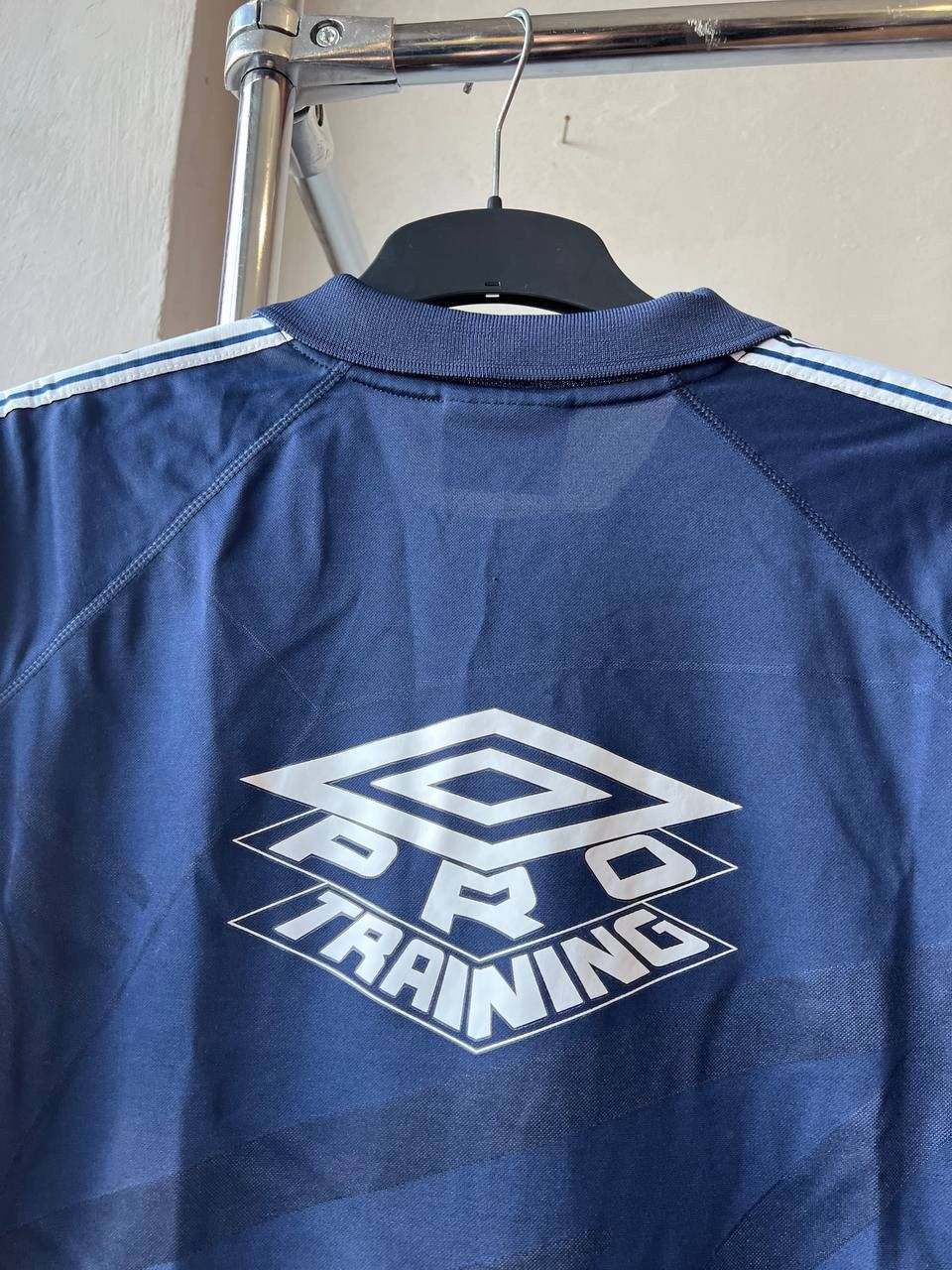 Umbro 1999/2000 CHELSEA FC RARE TRAINING SOCCER JERSEY SHIRT SZ M Size US M / EU 48-50 / 2 - 14 Thumbnail