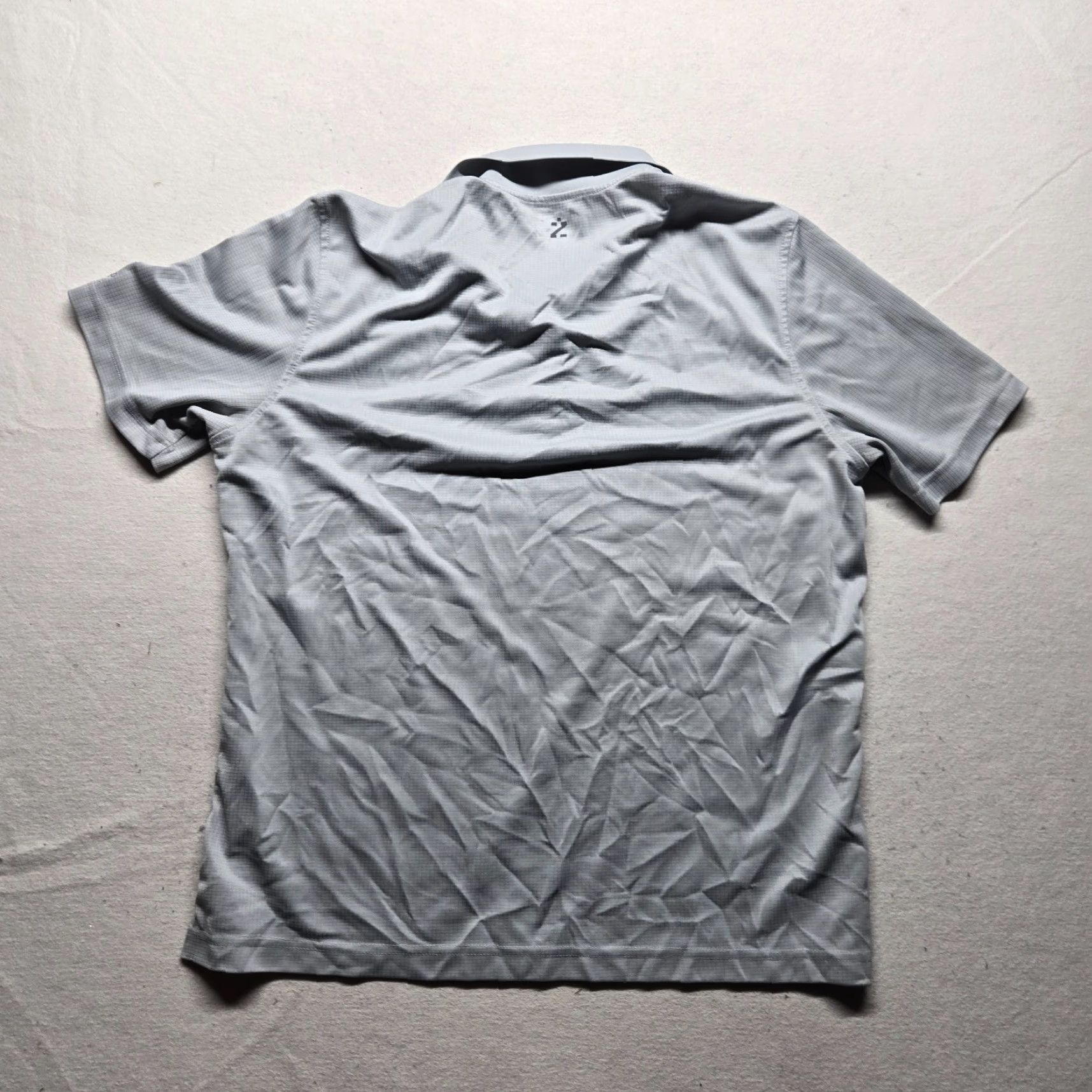 Izod IZOD Polo Shirt Men XL Gray Polyester Short Sleeve Collared Pullover Shirt Casual Golf Size US XL / EU 56 / 4 - 7 Thumbnail