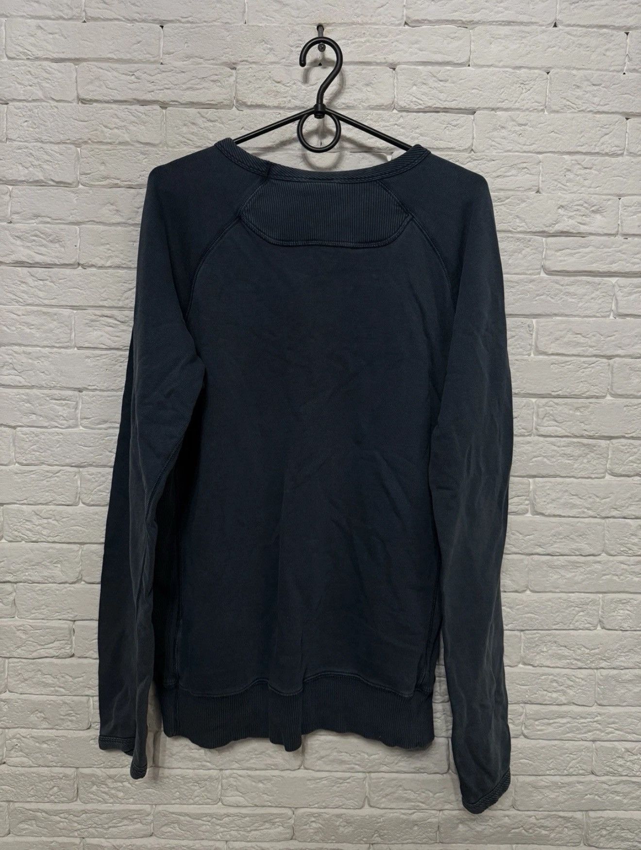 Diesel Vintage Diesel Y2K Sweatshirt Reverse Embroidered Huge Logo Size US L / EU 52-54 / 3 - 6 Thumbnail