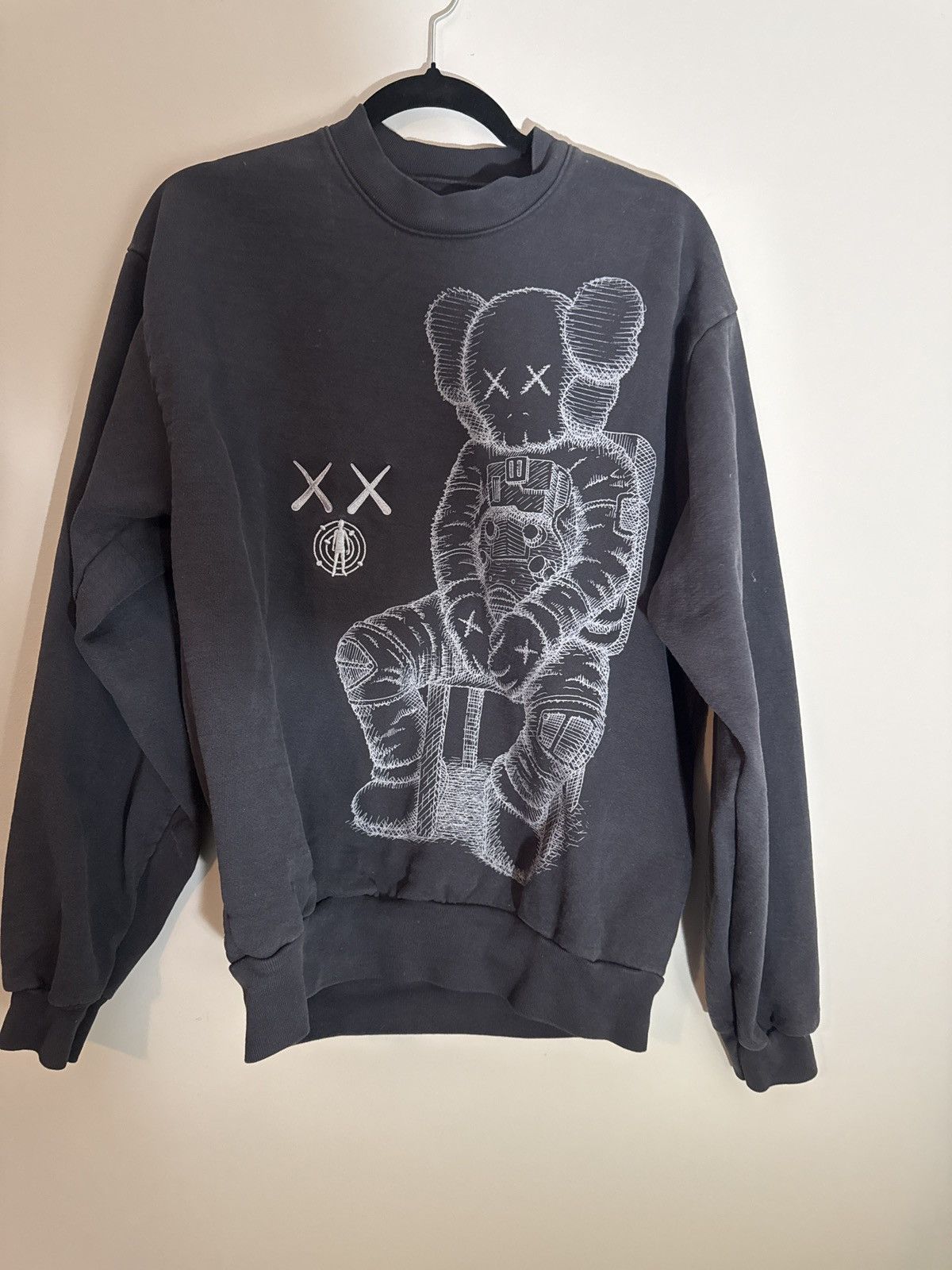 Kaws × Kid Cudi Kaws KAWS for Kid Cudi Moon Man Sweatshirt Medium Size US M / EU 48-50 / 2 - 4 Thumbnail