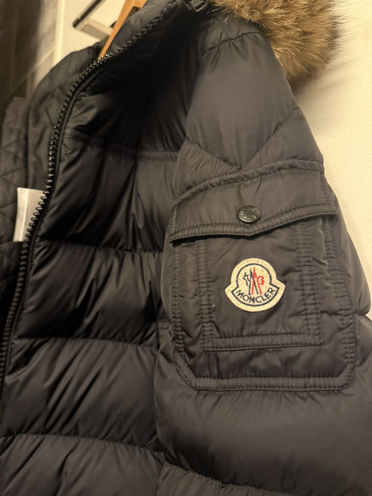 Moncler Moncler Short Down Jacket - Real Fur - Size 2 (M) Size US M / EU 48-50 / 2 - 10 Thumbnail