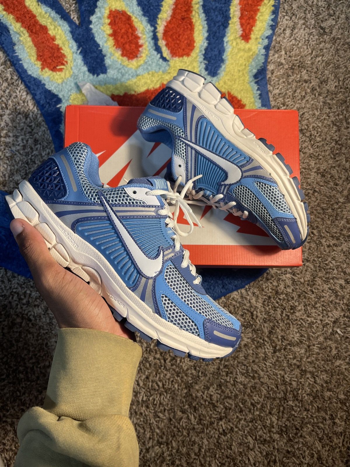Nike Nike Air Zoom Vomero 5 Size US 8 / EU 41 - 1 Thumbnail