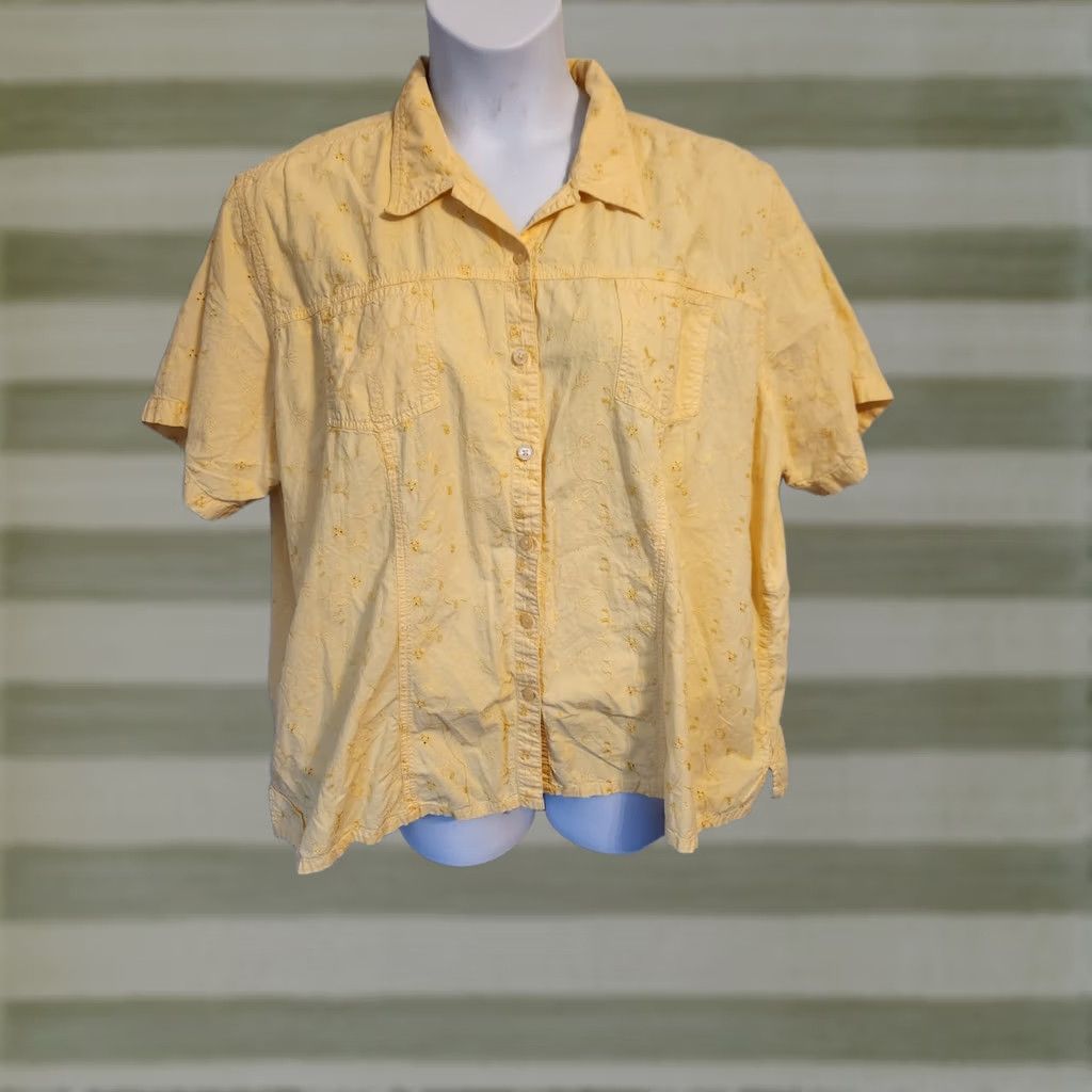Vintage Bobbie Brooks Woman Yellow Floral Embroidered Short Sleeve Camp Shirt 26/28 Size 4XL / US 24-26 - 1 Thumbnail