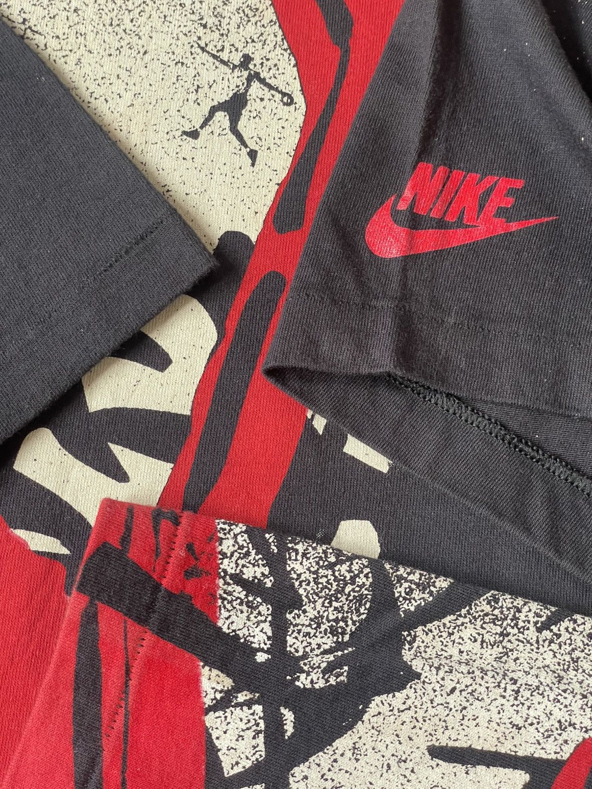 NBA × Nike × Vintage RARE VINTAGE 90s NIKE AIR JORDAN OVERPRINT T-SHIRT Size US L / EU 52-54 / 3 - 4 Thumbnail