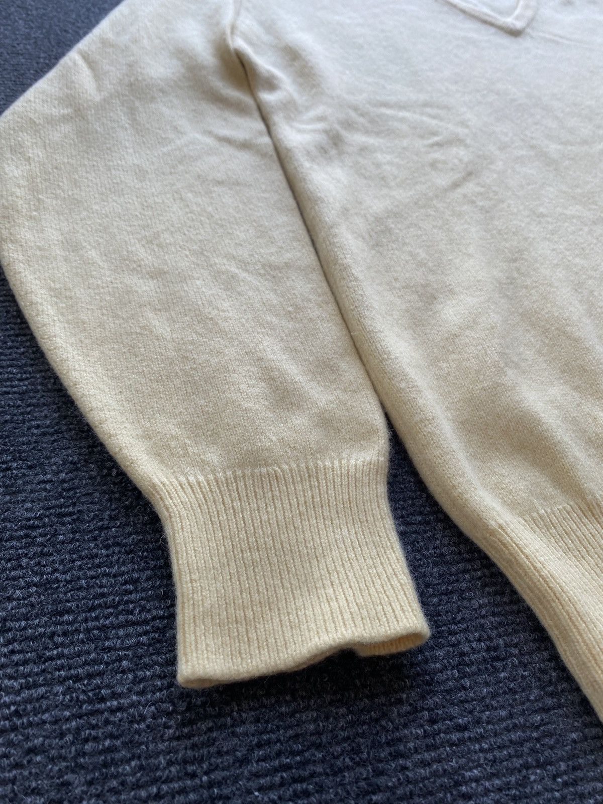 Pringle Of Scotland 🔥Pringle Scotland Cashmere Rare V neck sweater Size US L / EU 52-54 / 3 - 11 Thumbnail