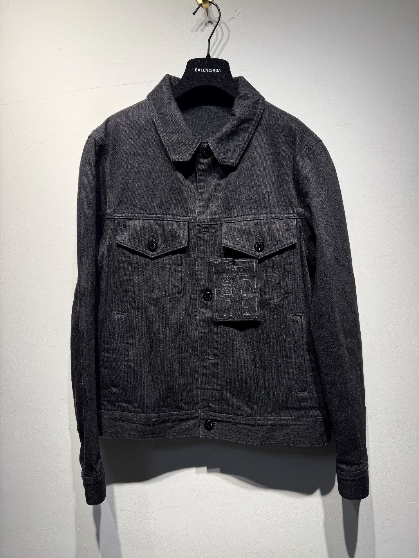 Louis Vuitton Louis Vuitton Denim Graphic Black Light Jacket 46 Men Size US L / EU 52-54 / 3 - 1 Thumbnail