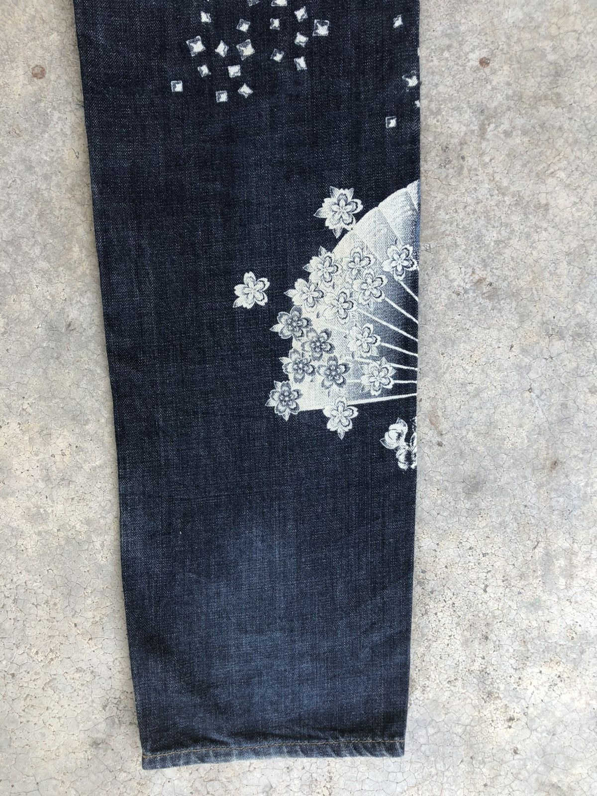 Karakuri Tamashii Karakuri Tamashii Embroidered Multipocket Distressed Size US 33 - 12 Thumbnail