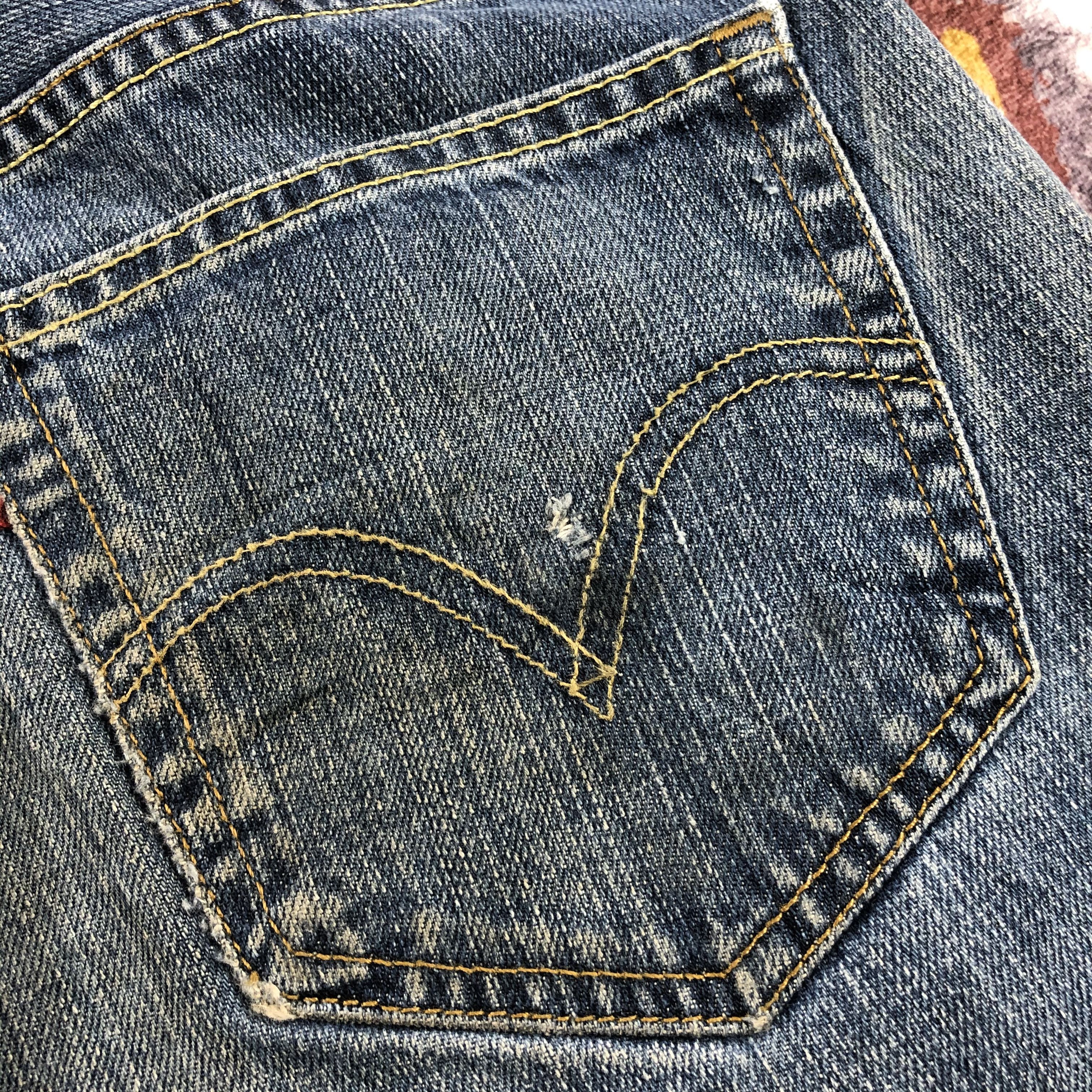 Levi's × Vintage Vintage Blue Wash Levis 569 Jeans-JM2628 Size US 33 - 7 Thumbnail